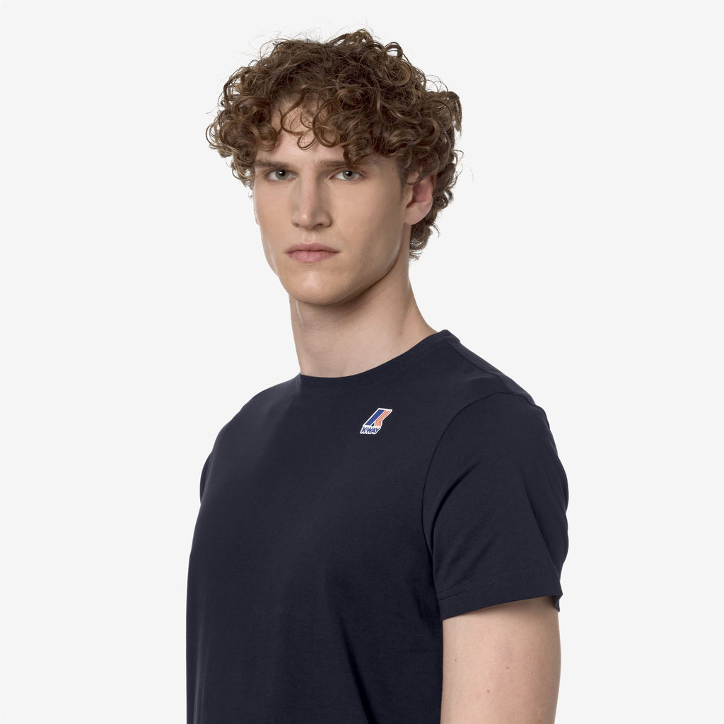 T-Shirts & Top_UNISEX_LE VRAI EDOUARD_T-Shirt_Blue Depth - Commercial 7