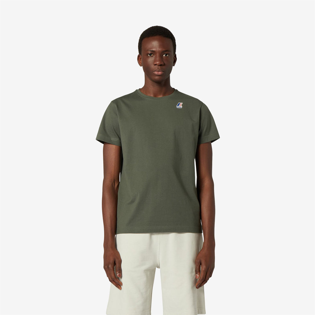 T-Shirts & Top_UNISEX_LE VRAI EDOUARD_T-Shirt_GREEN BLACKISH - Commercial 4