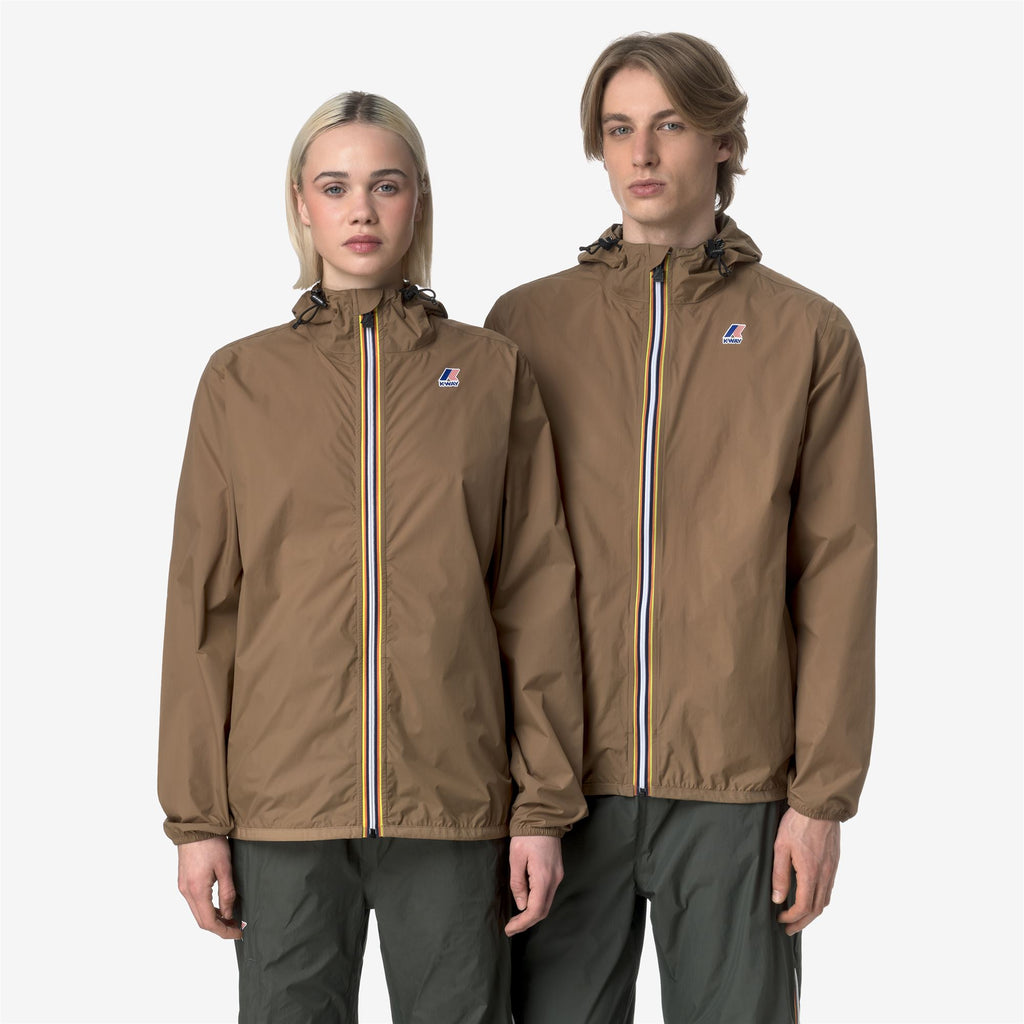 Jackets_UNISEX_LE VRAI 4.0 CLAUDE_Mid_Brown Corda - Commercial 1