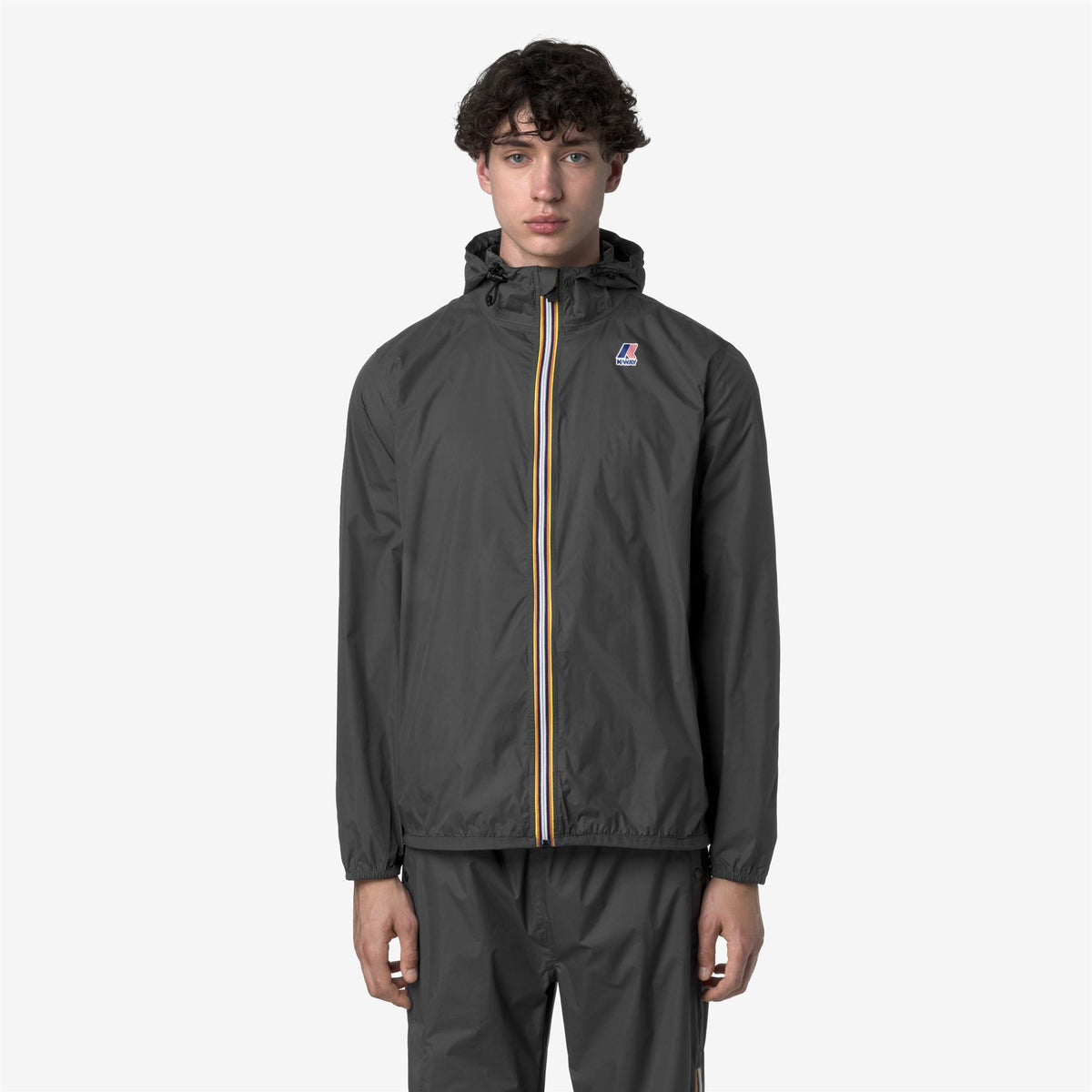 Jackets_UNISEX_LE VRAI 4.0 CLAUDE_Mid_Grey Shadow Dk - Commercial 2