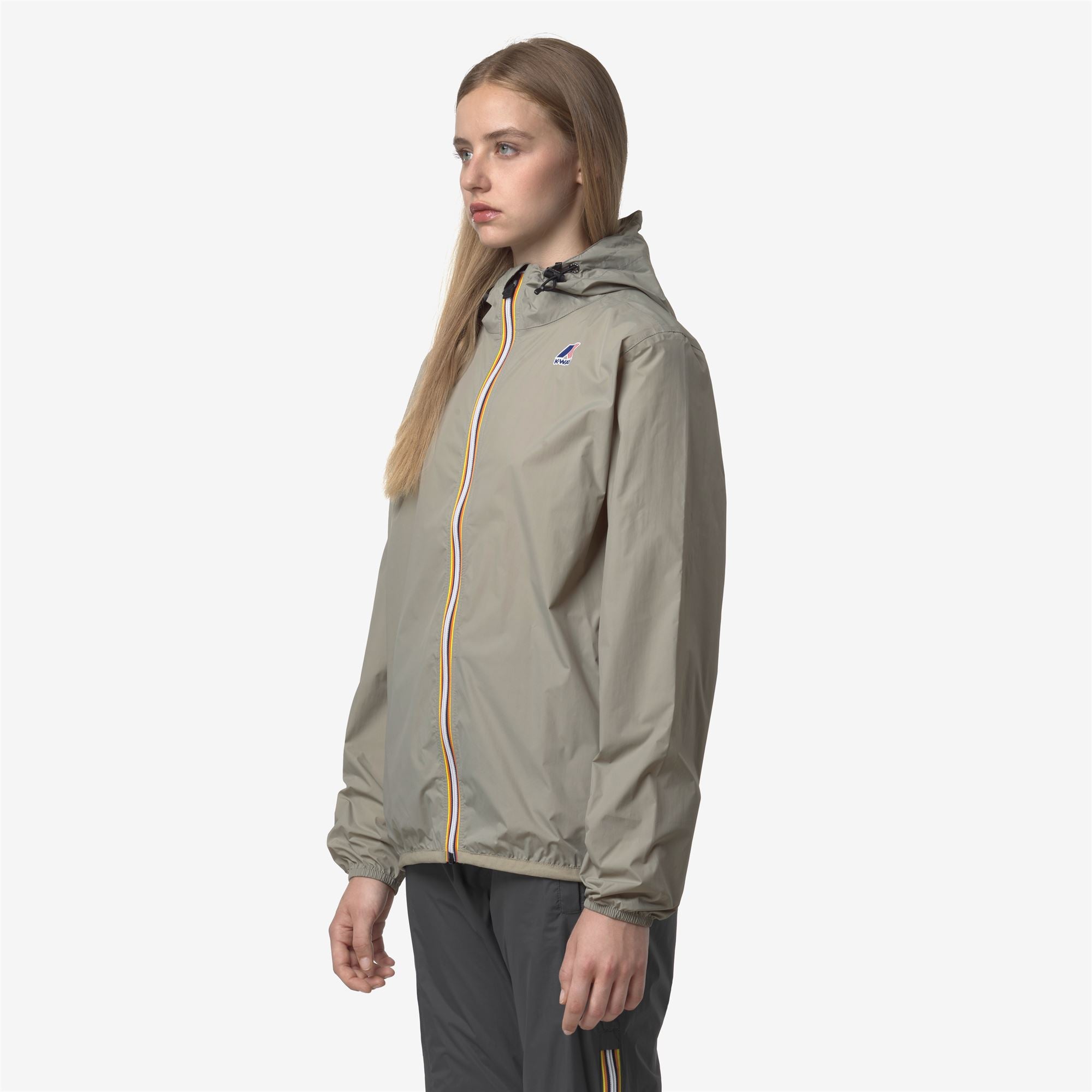 Jackets_UNISEX_LE VRAI 4.0 CLAUDE_Mid_Green Oak - Commercial 5