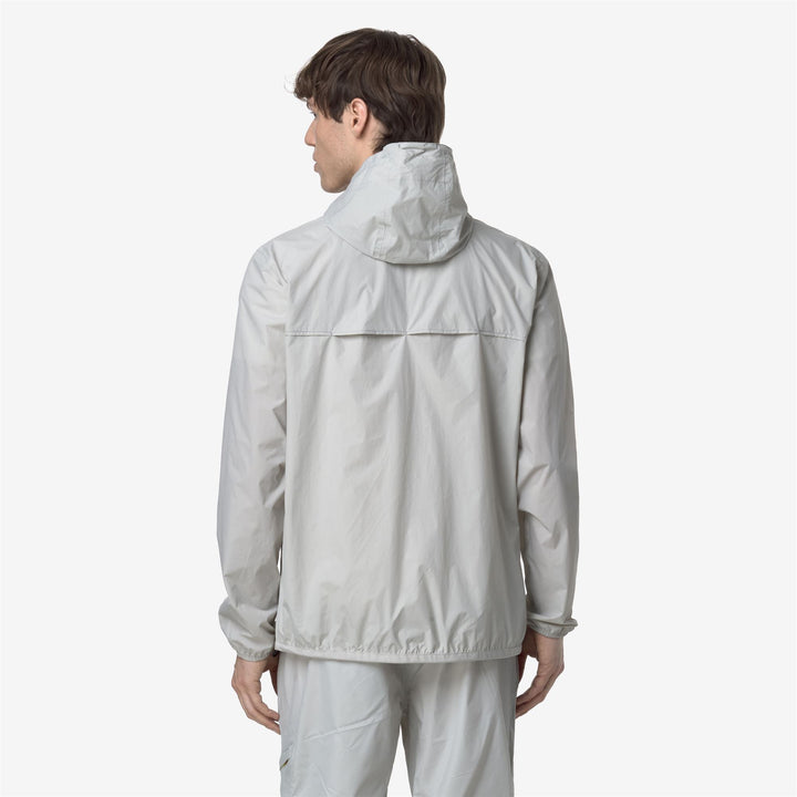 Jackets_UNISEX_LE VRAI 4.0 CLAUDE_Mid_BEIGE LT - DressedFrontDouble