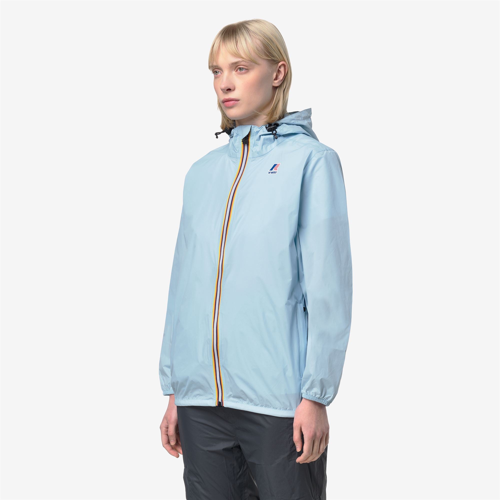 Jackets_UNISEX_LE VRAI 4.0 CLAUDE_Mid_Blue Dream - Commercial 4