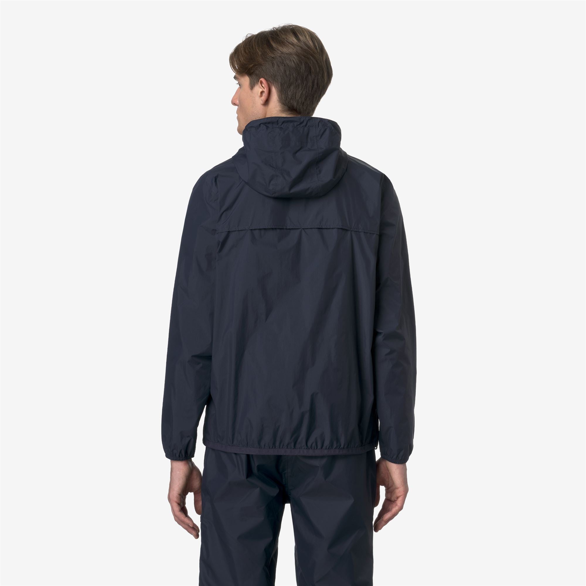 Jackets_UNISEX_LE VRAI 4.0 CLAUDE_Mid_Blue Depth - Commercial 6
