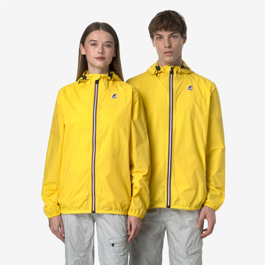 Jackets_UNISEX_LE VRAI 4.0 CLAUDE_Mid_Yellow Dk - Commercial 1