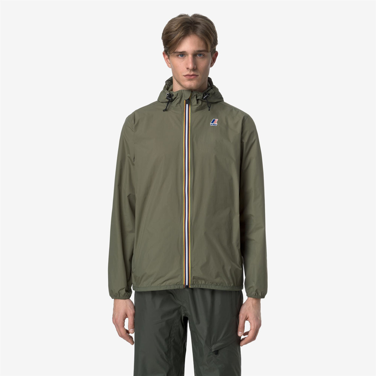 Jackets_UNISEX_LE VRAI 4.0 CLAUDE_Mid_Green Lichen - Commercial 2
