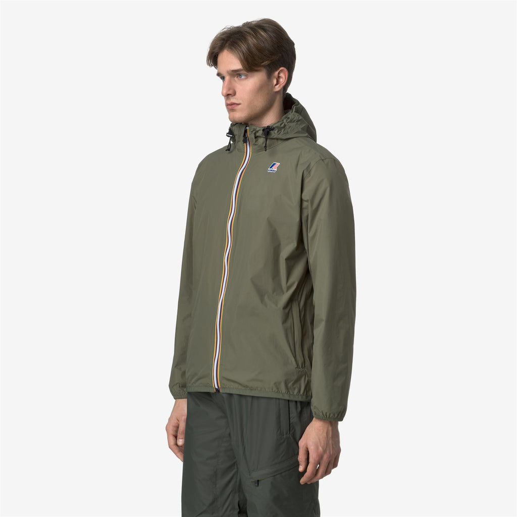 Jackets_UNISEX_LE VRAI 4.0 CLAUDE_Mid_Green Lichen - Commercial 4