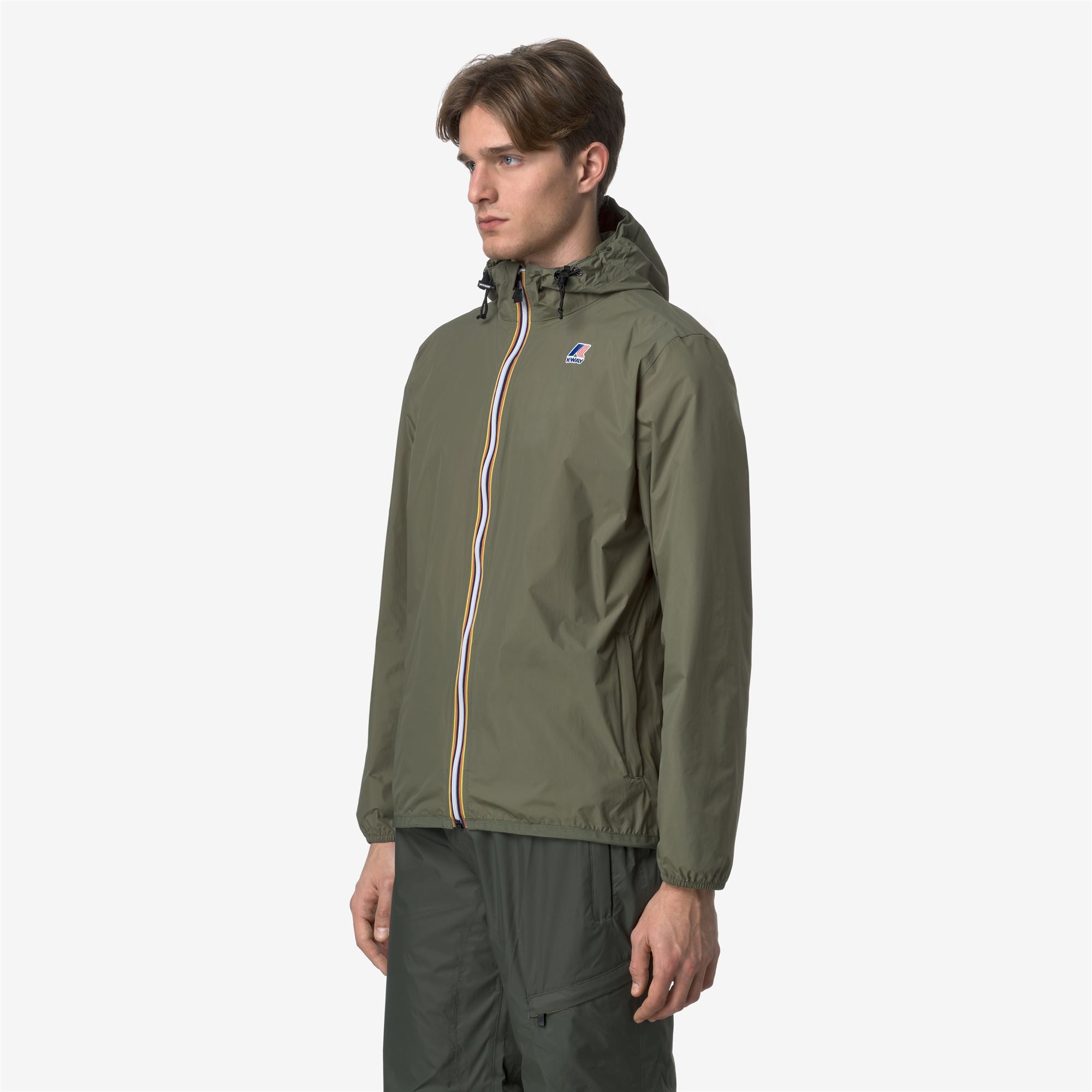 Jackets_UNISEX_LE VRAI 4.0 CLAUDE_Mid_Green Lichen - Commercial 4