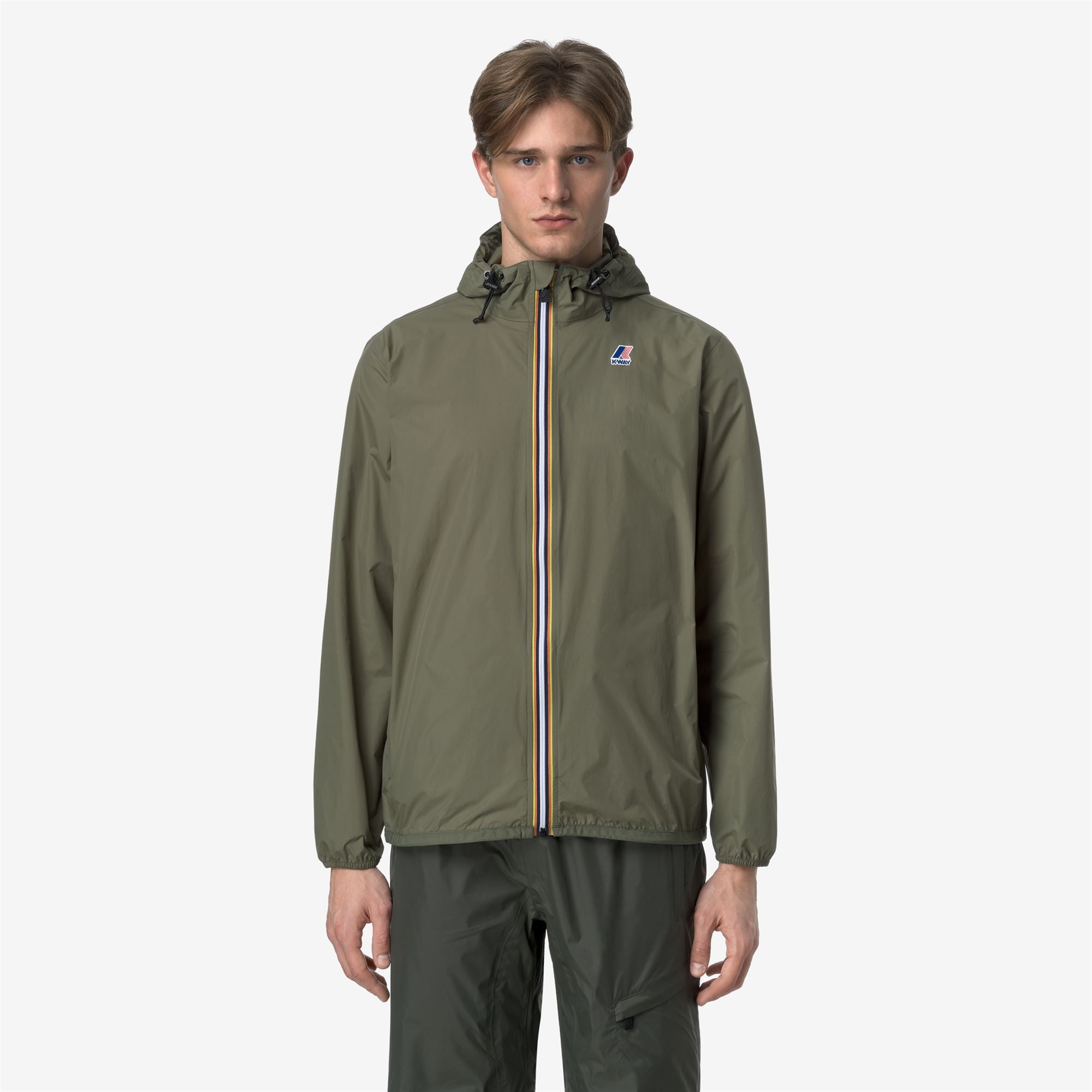 Jackets_UNISEX_LE VRAI 4.0 CLAUDE_Mid_Green Lichen - Commercial 2