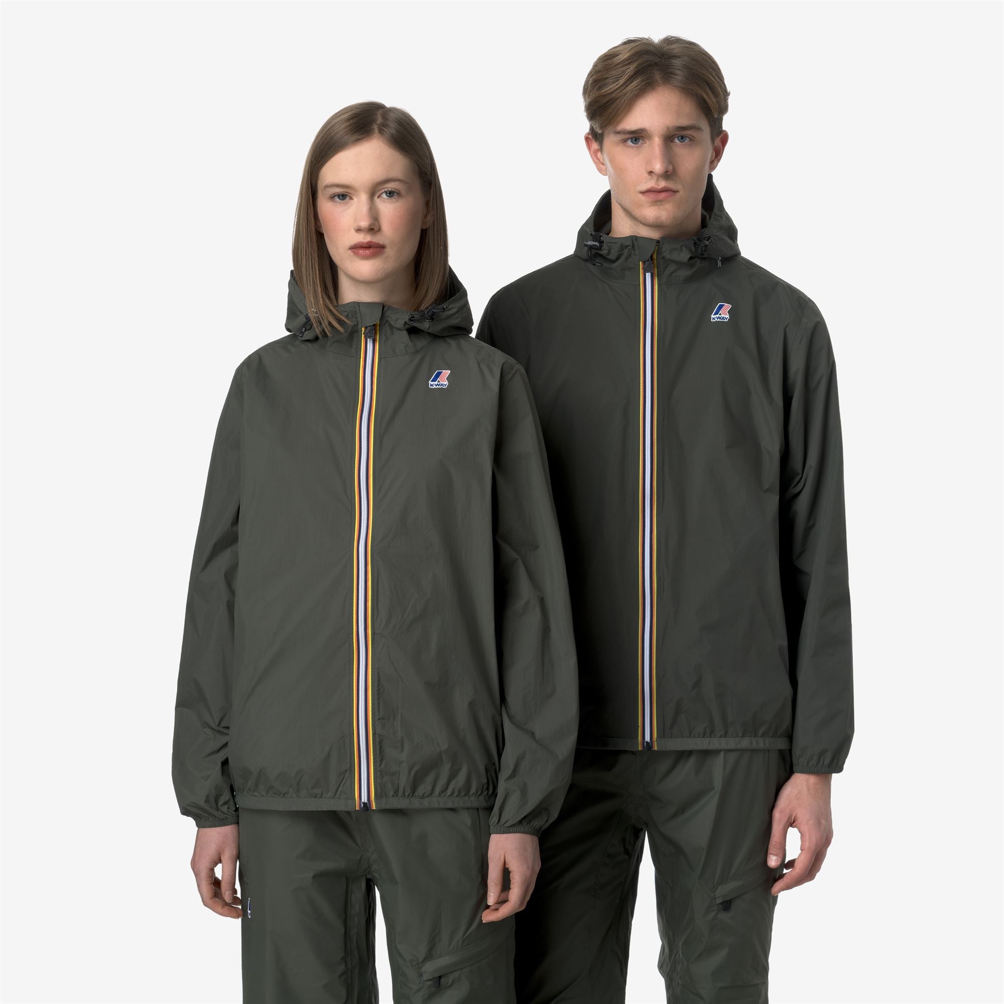 Jackets_UNISEX_LE VRAI 4.0 CLAUDE_Mid_GREEN BLACKISH - Commercial 1