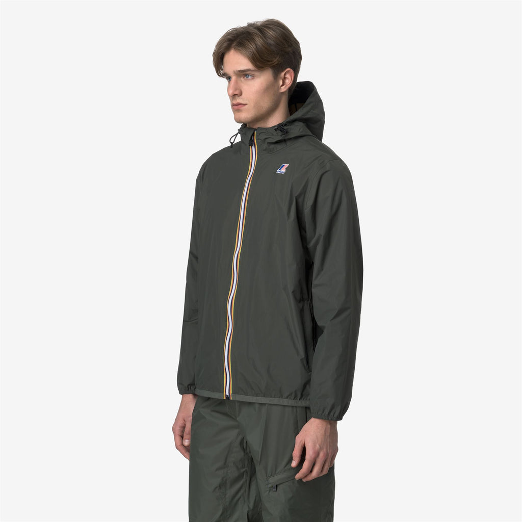 Jackets_UNISEX_LE VRAI 4.0 CLAUDE_Mid_GREEN BLACKISH - Commercial 4