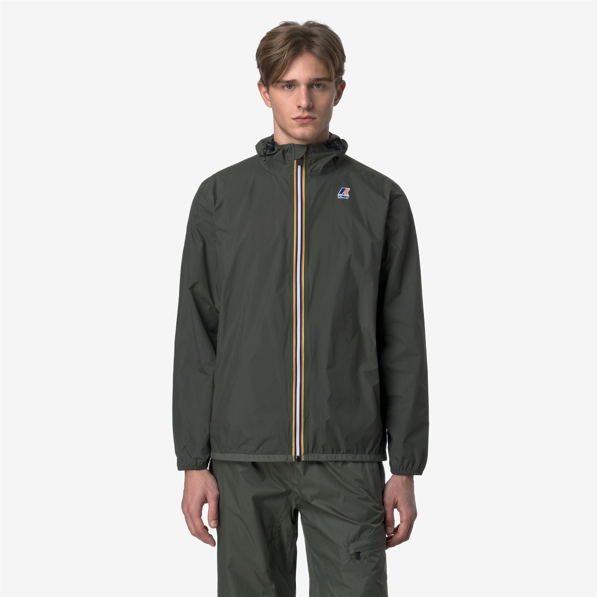 Jackets_UNISEX_LE VRAI 4.0 CLAUDE_Mid_GREEN BLACKISH - Commercial 2
