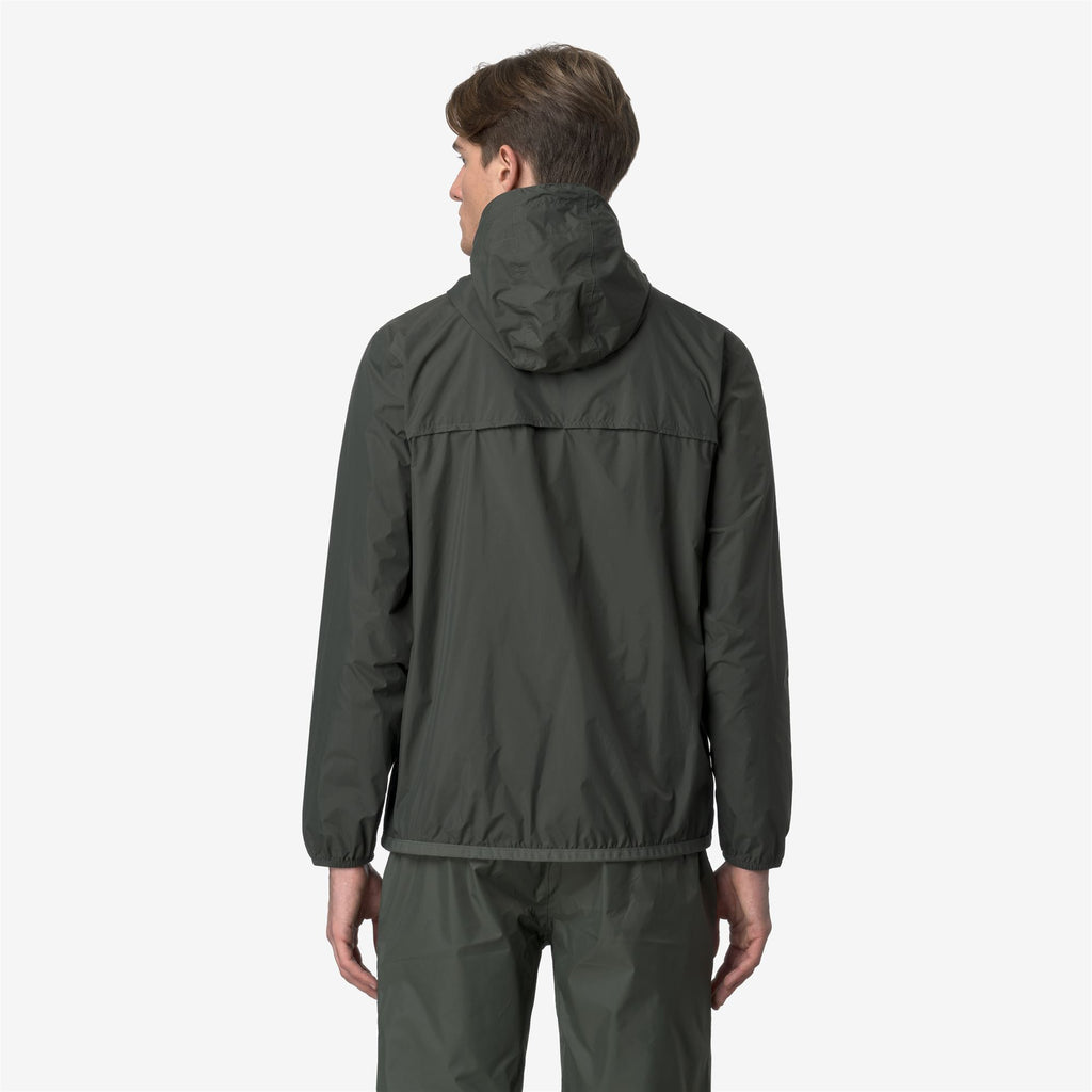 Jackets_UNISEX_LE VRAI 4.0 CLAUDE_Mid_GREEN BLACKISH - Commercial 5