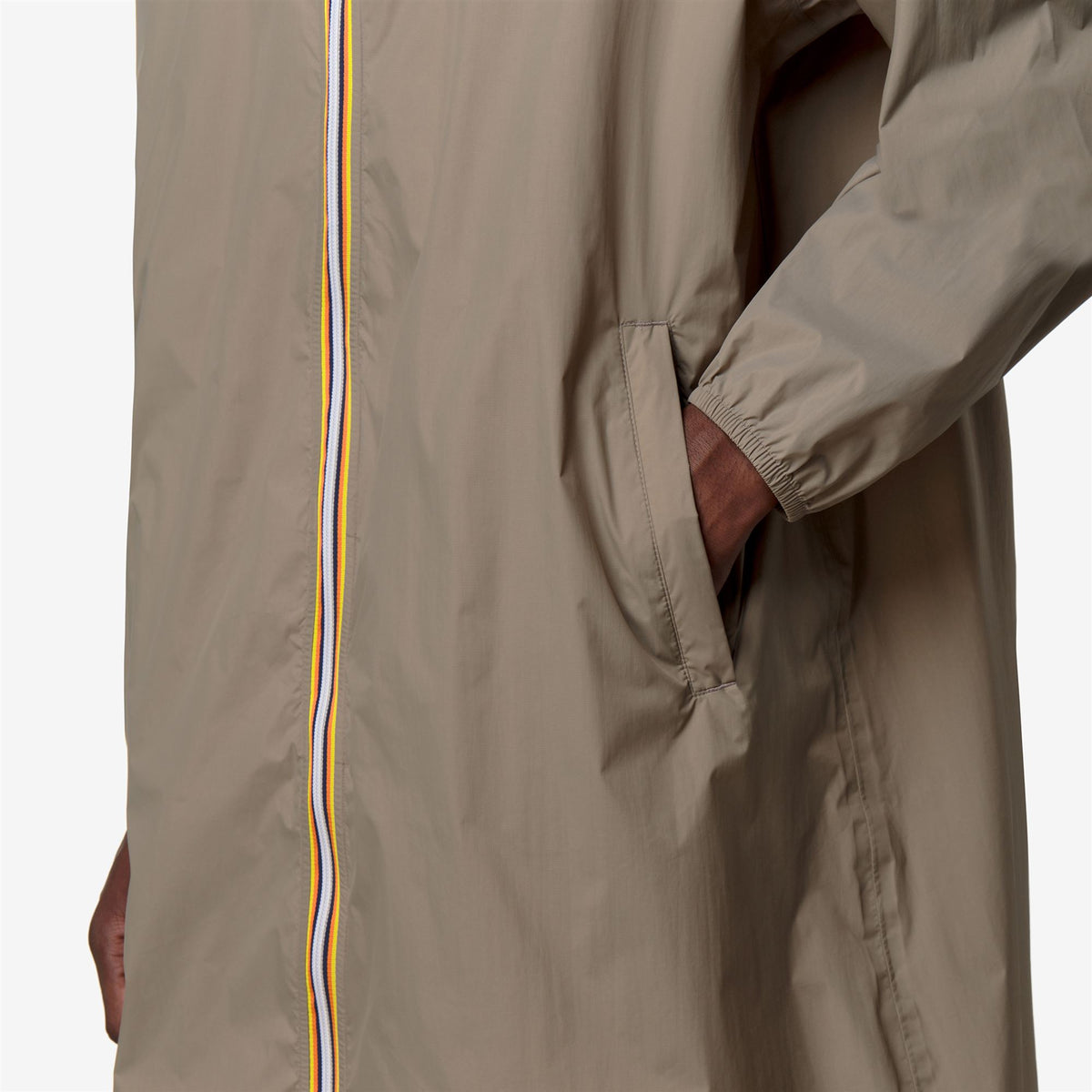 Jackets_UNISEX_LE VRAI 4.0 EIFFEL EAST_Long_Beige Taupe - Commercial 7