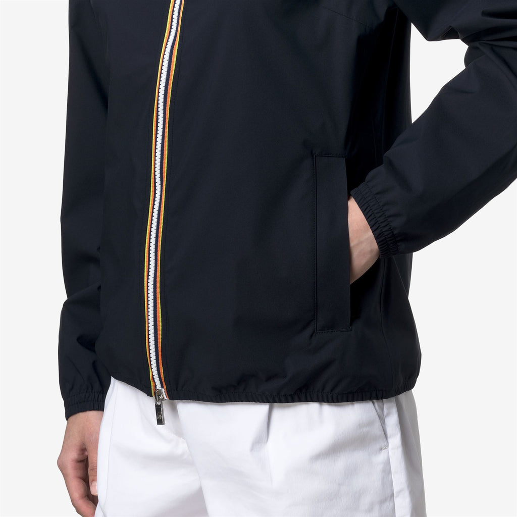 Jackets_Woman_LIL 2.0 STRETCH DOT_Short_Blue Depth - Commercial 7