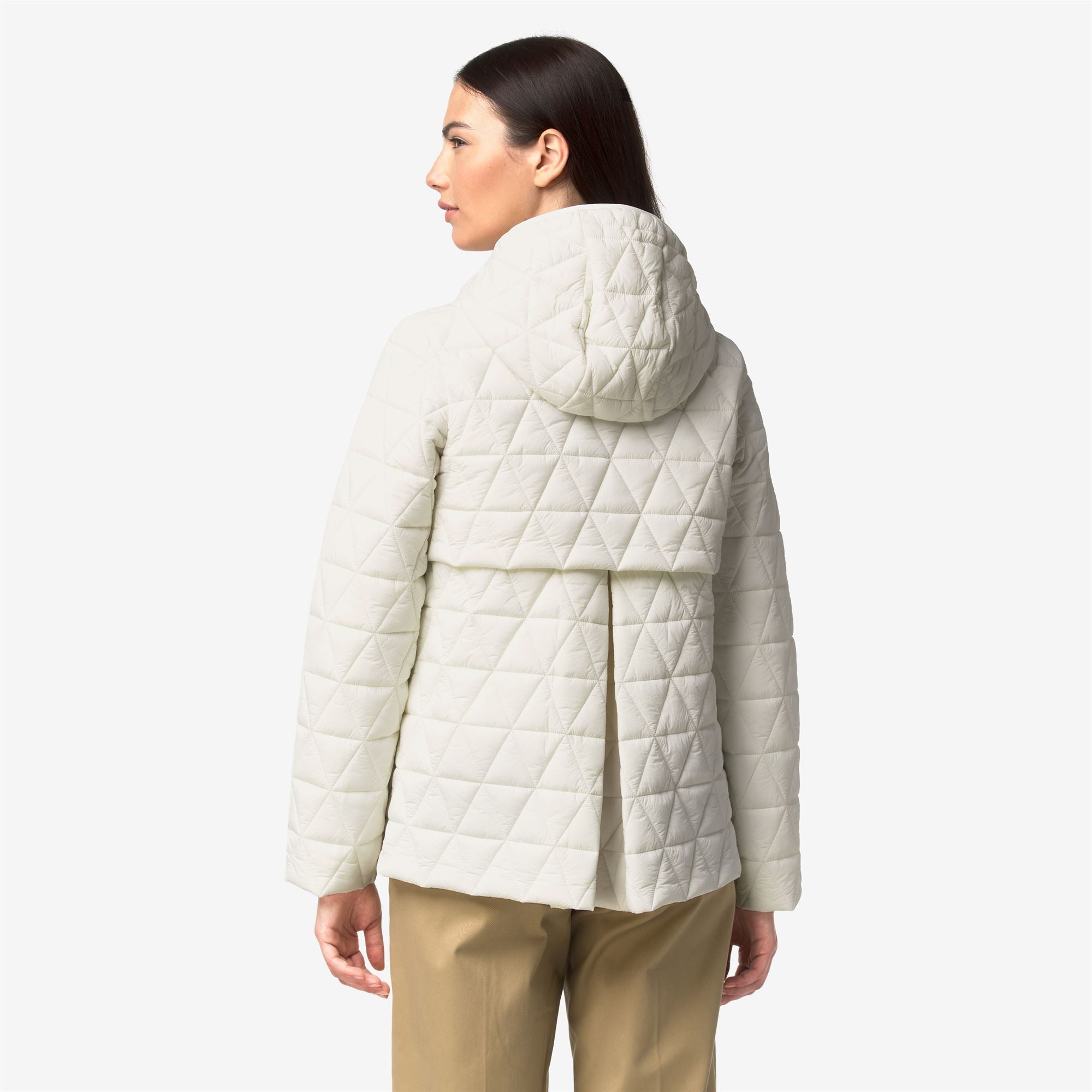 Jackets_Woman_MADLAINE DIAMOND QUILTED WARM_Short_White Natural - Commercial 6