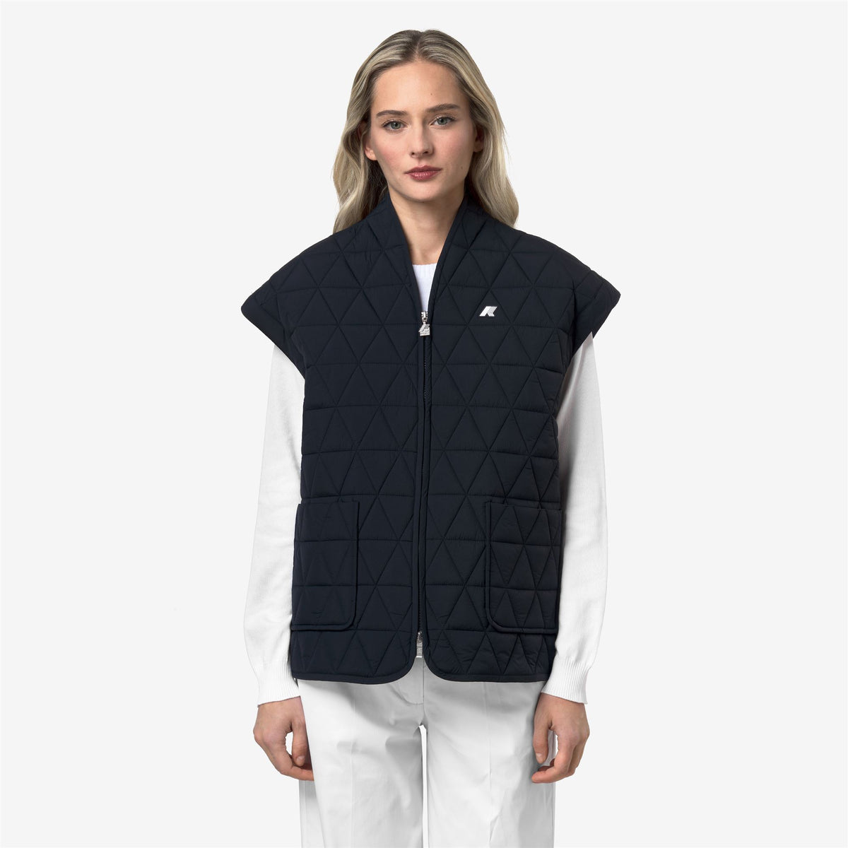 Jackets_WOMAN_SALOIRE DIAMOND QUILTED WARM AF_Short_Blue Depth - Commercial 4