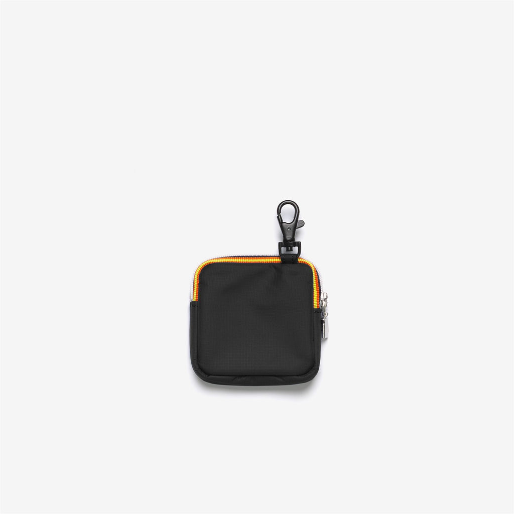 Small Accessories_UNISEX_EMEE_Headphones_Black Pure - Commercial 2