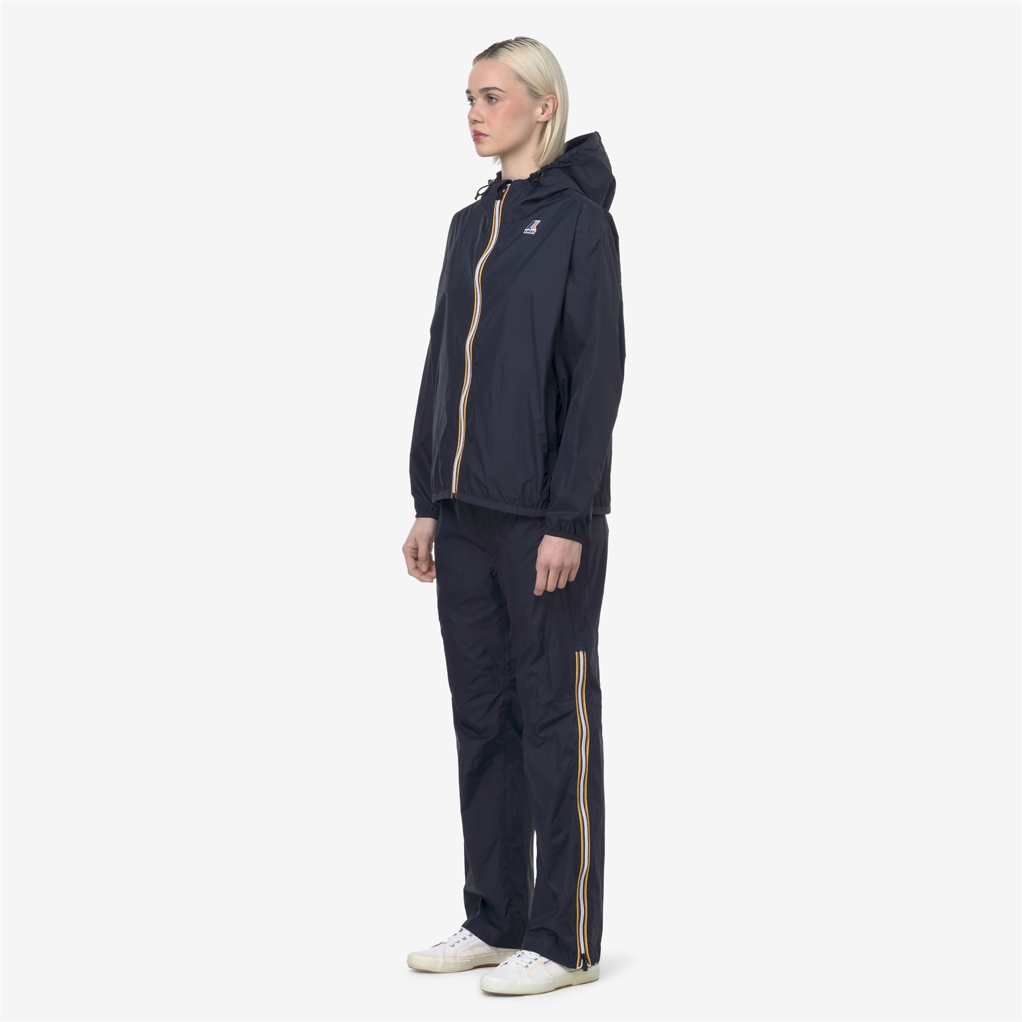 Pants_UNISEX_LE VRAI 4.0 ETHAN_Sport Trousers_Blue Depth - Commercial 4