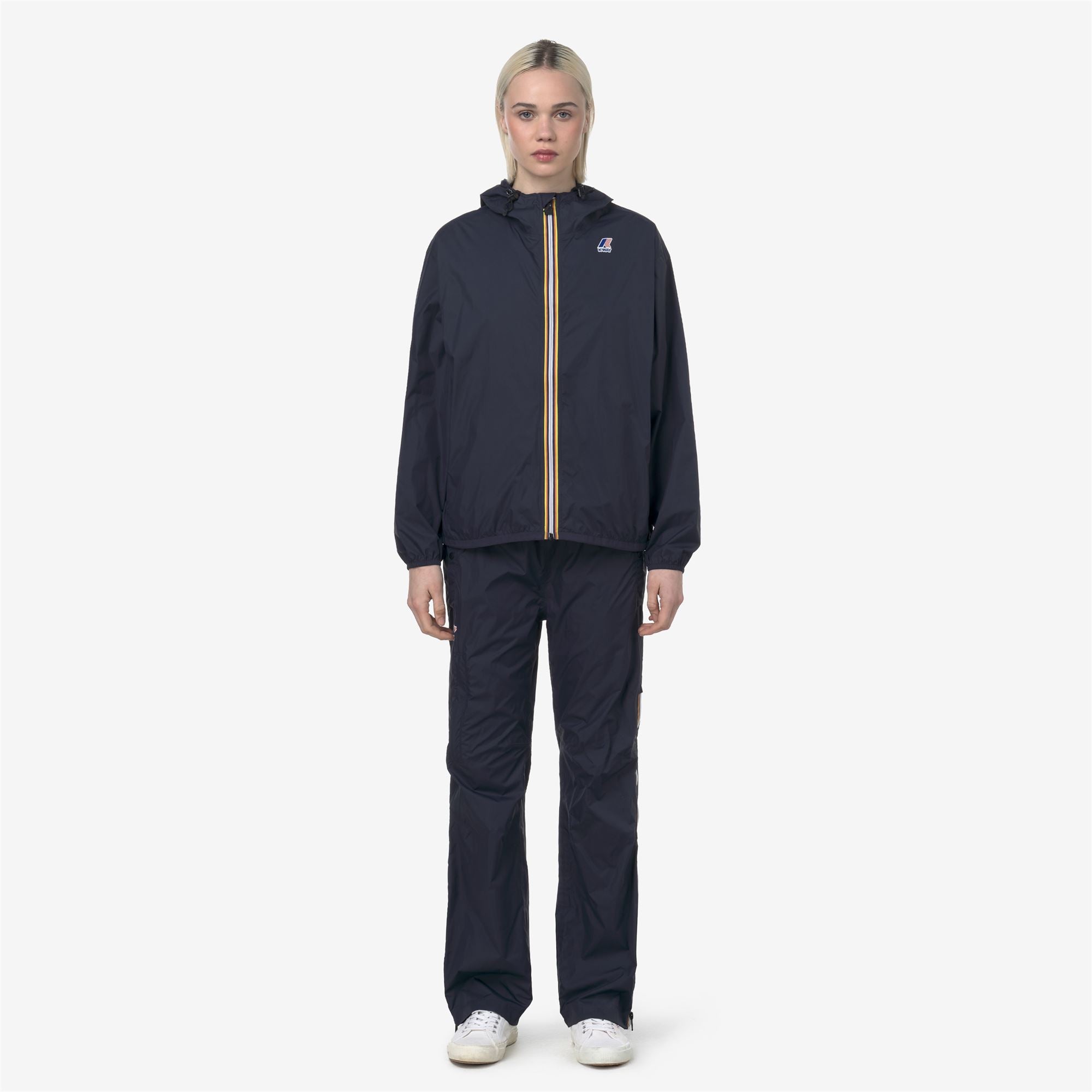 Pants_UNISEX_LE VRAI 4.0 ETHAN_Sport Trousers_Blue Depth - Commercial 2