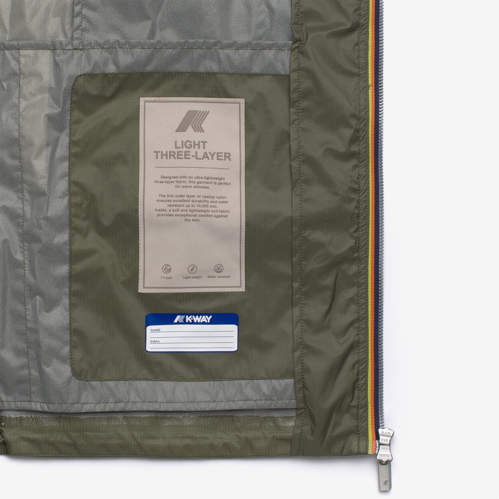 Jackets_Man_CLAD EXTRA LIGHT 3L_Short_Green Lichen - Commercial 3