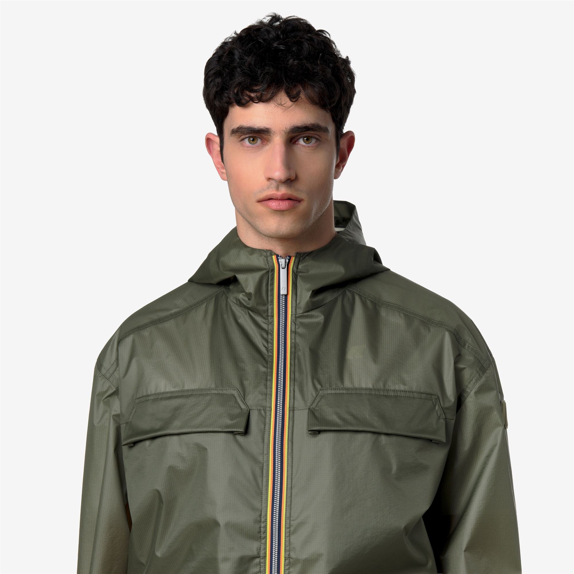 Jackets_Man_CLAD EXTRA LIGHT 3L_Short_Green Lichen - Commercial 7