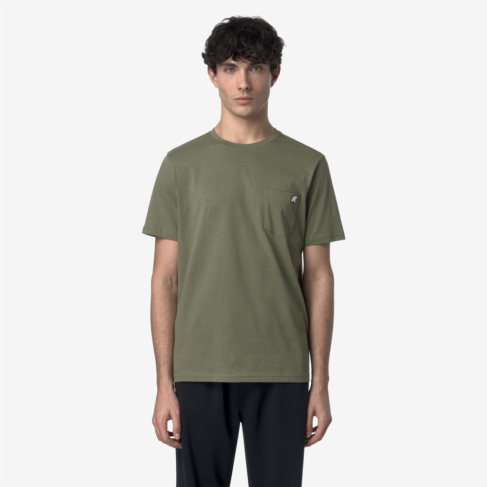 T-Shirts & Top_MAN_SIGUR JERSEY_T-Shirt_Green Lichen - DressedBack