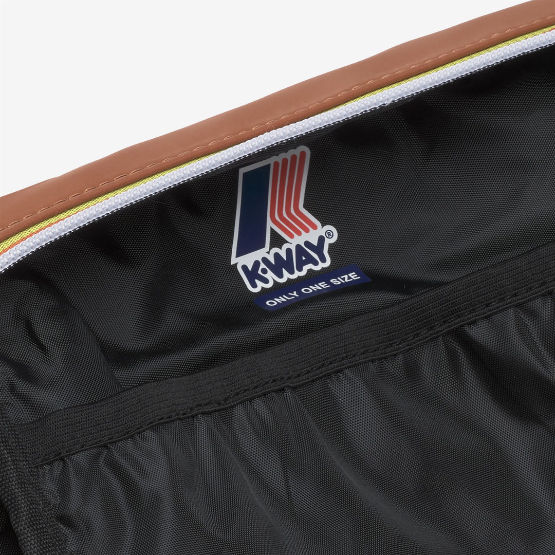 Small Accessories_UNISEX_DEMU_Beauty Case_Orange Adobe - DressedSide