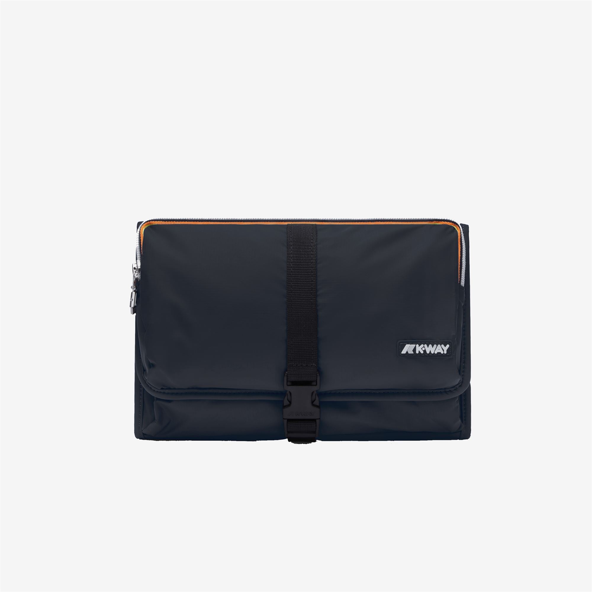 Small Accessories_UNISEX_REVILLE_Beauty Case_Blue Depth - Commercial 1