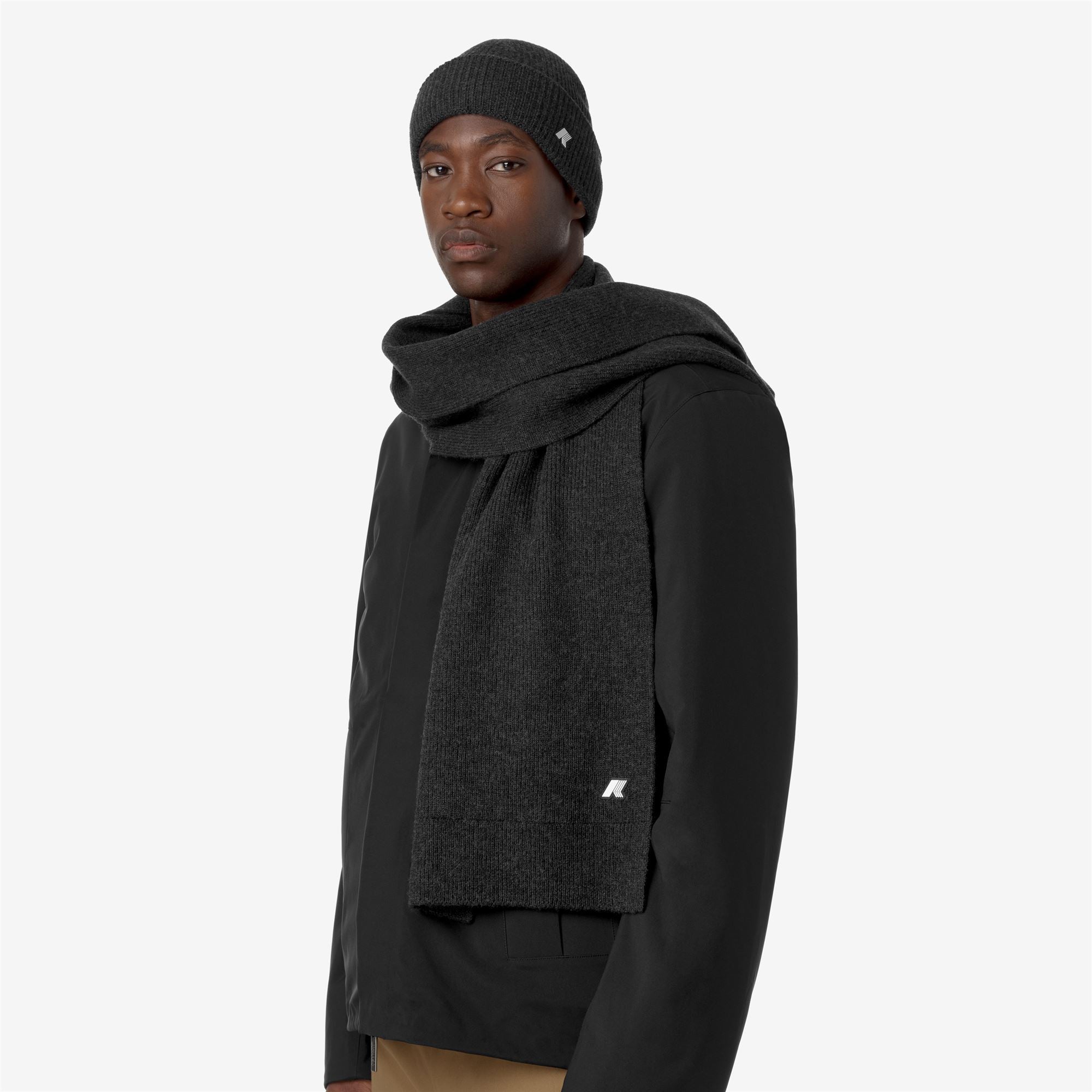 Scarves_UNISEX_ETIENNE CARDIGAN STITCH WOOL_Scarf_Black Pure Melange - Commercial 4