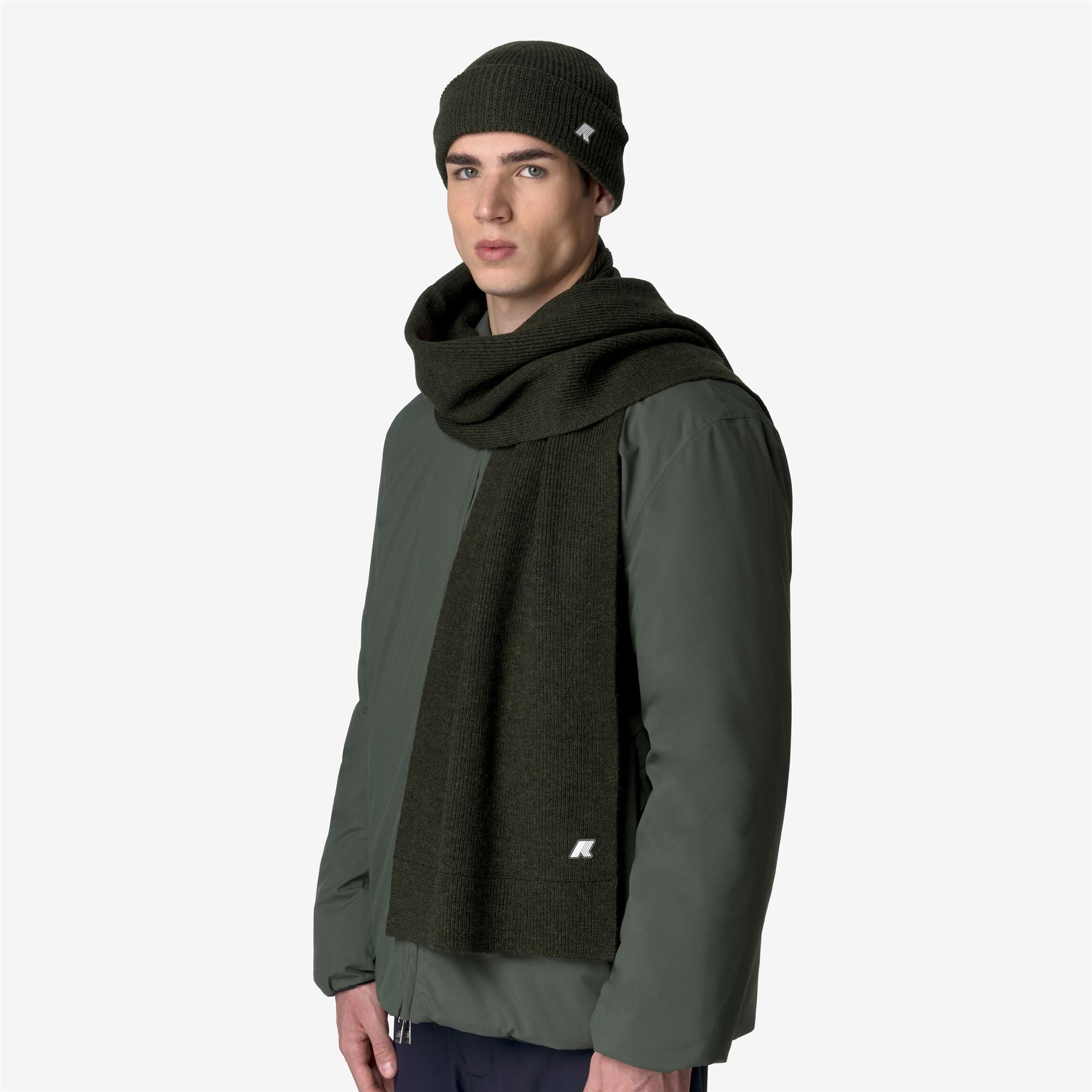 Scarves_UNISEX_ETIENNE CARDIGAN STITCH WOOL_Scarf_Green Blackish Melange - Commercial 4