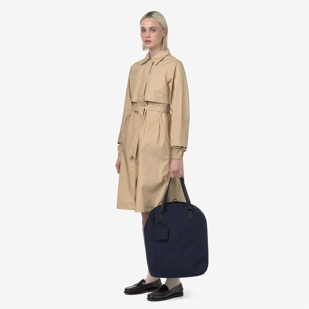 Bags_UNISEX_NAHEL_Shopping Bag_Blue Depth - Commercial 5