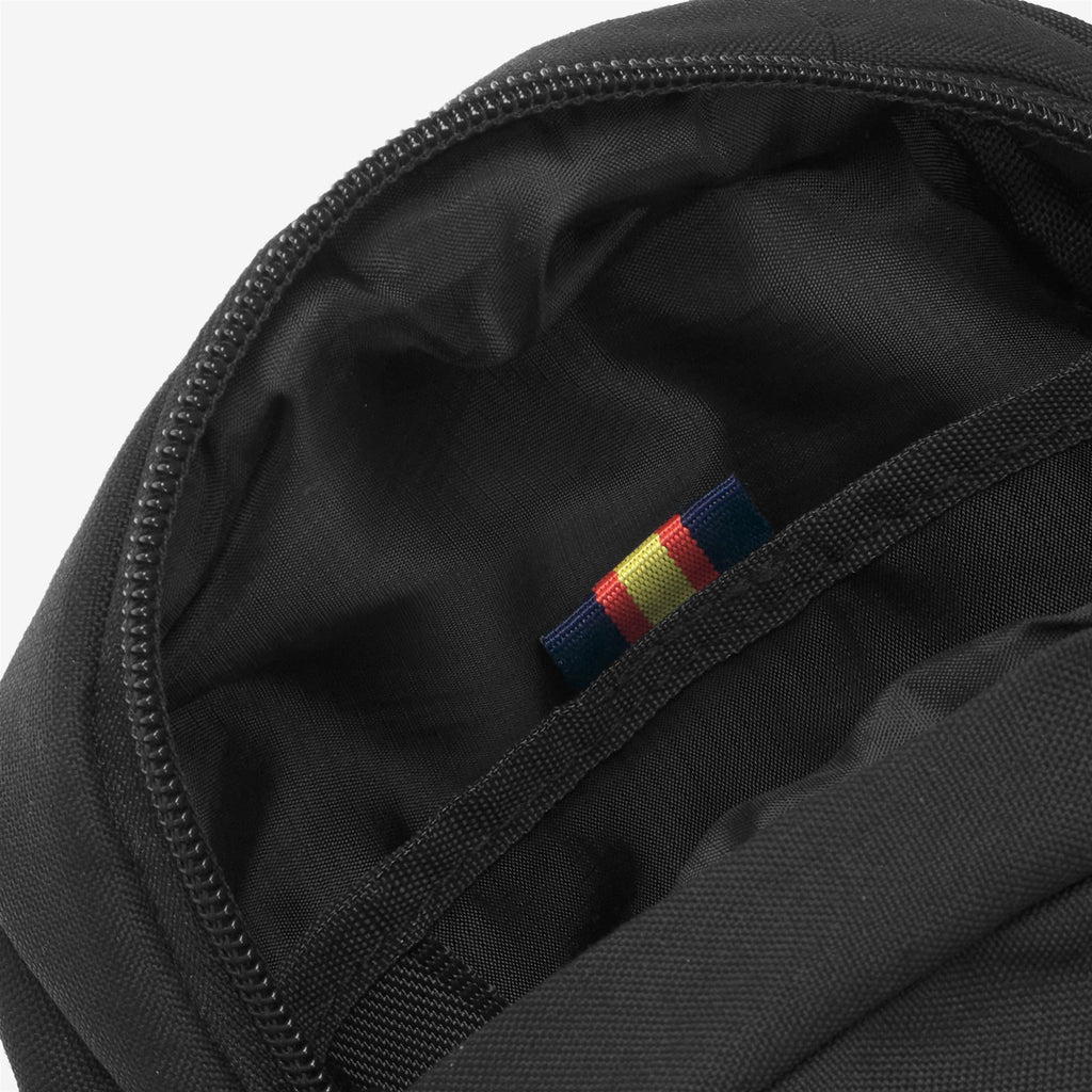 Bags_UNISEX_EILIN_Shoulder Bag_Black Pure - Commercial 3