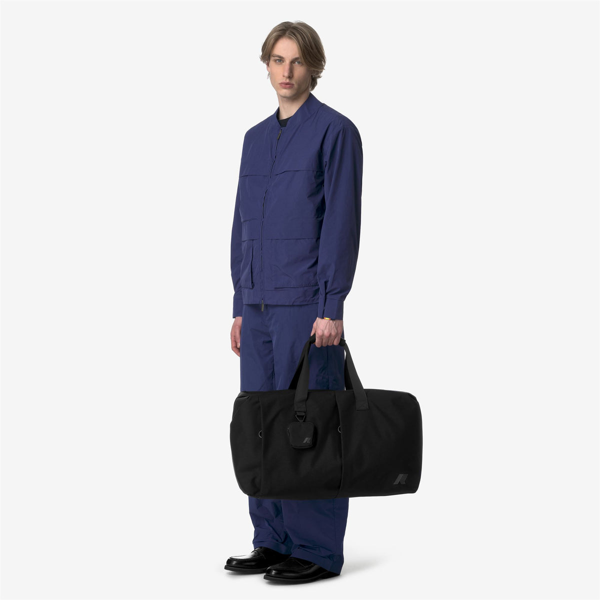 Bags_UNISEX_MAXEN_Duffle_Black Pure - Commercial 5