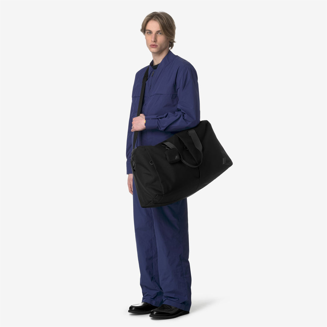 Bags_UNISEX_MAXEN_Duffle_Black Pure - DressedFrontDouble