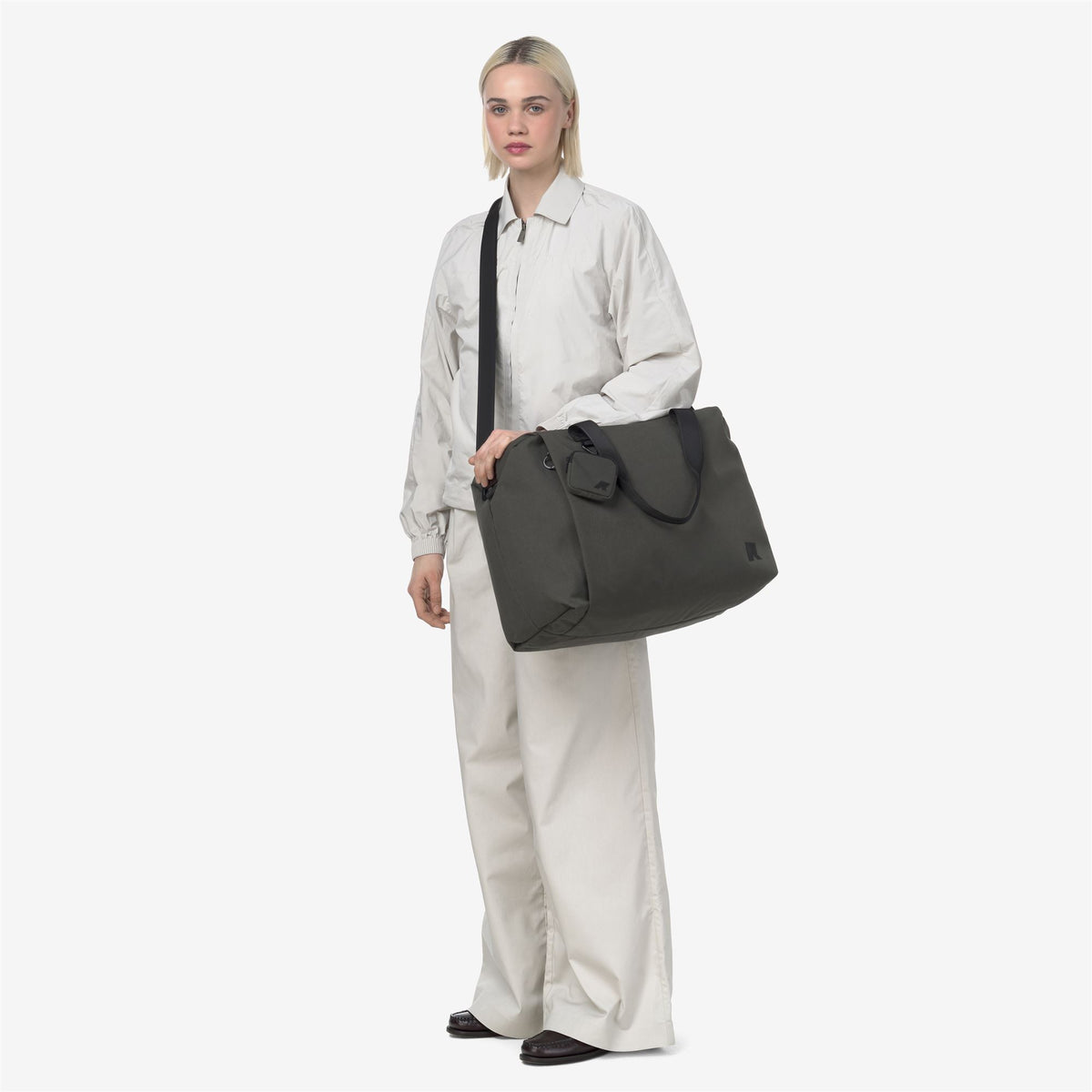 Bags_UNISEX_SIRIUS_Duffle_GREEN BLACKISH - Commercial 5