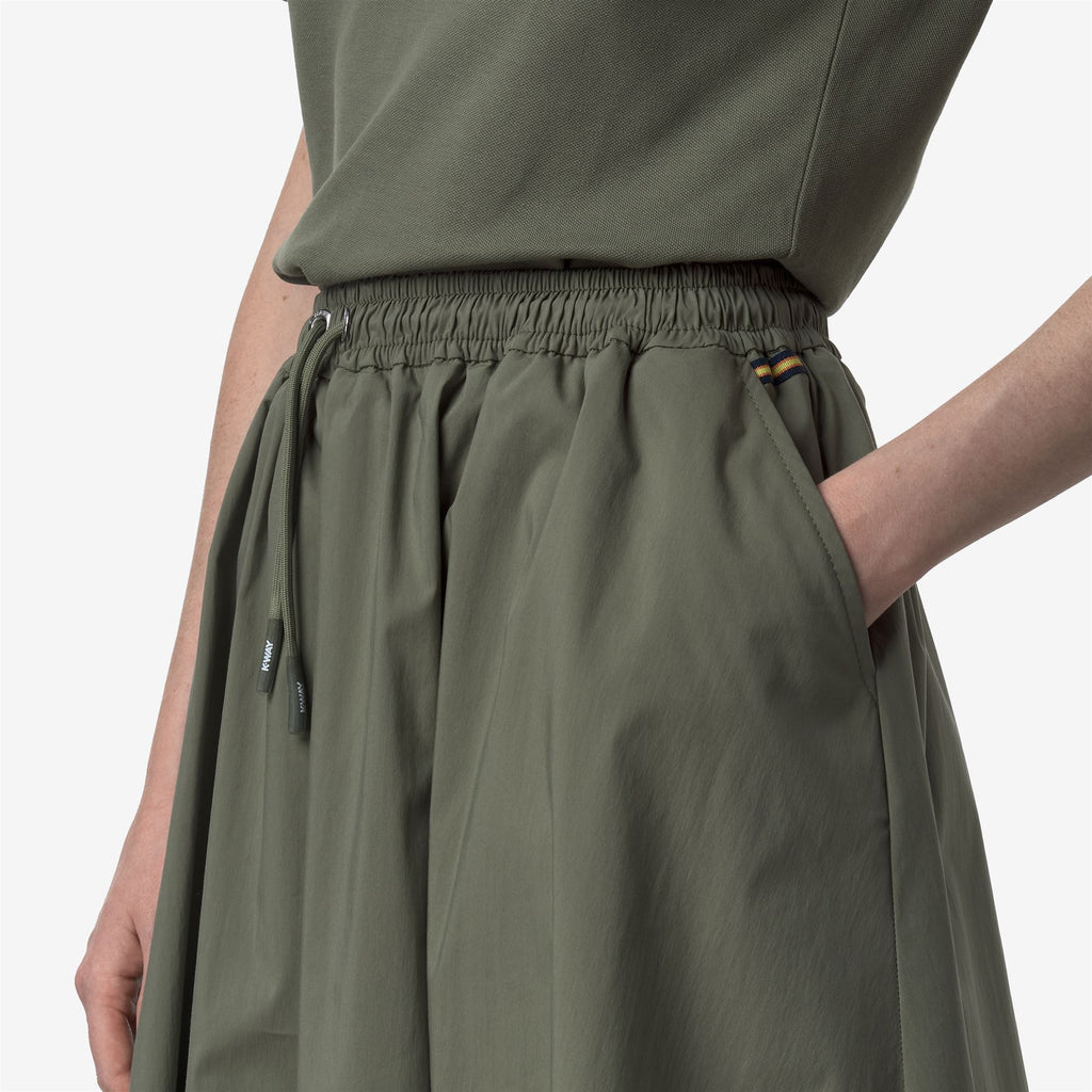 Skirts_WOMAN_MOSELLA LIGHT POPLIN TECH_Long_Green Lichen - Commercial 7