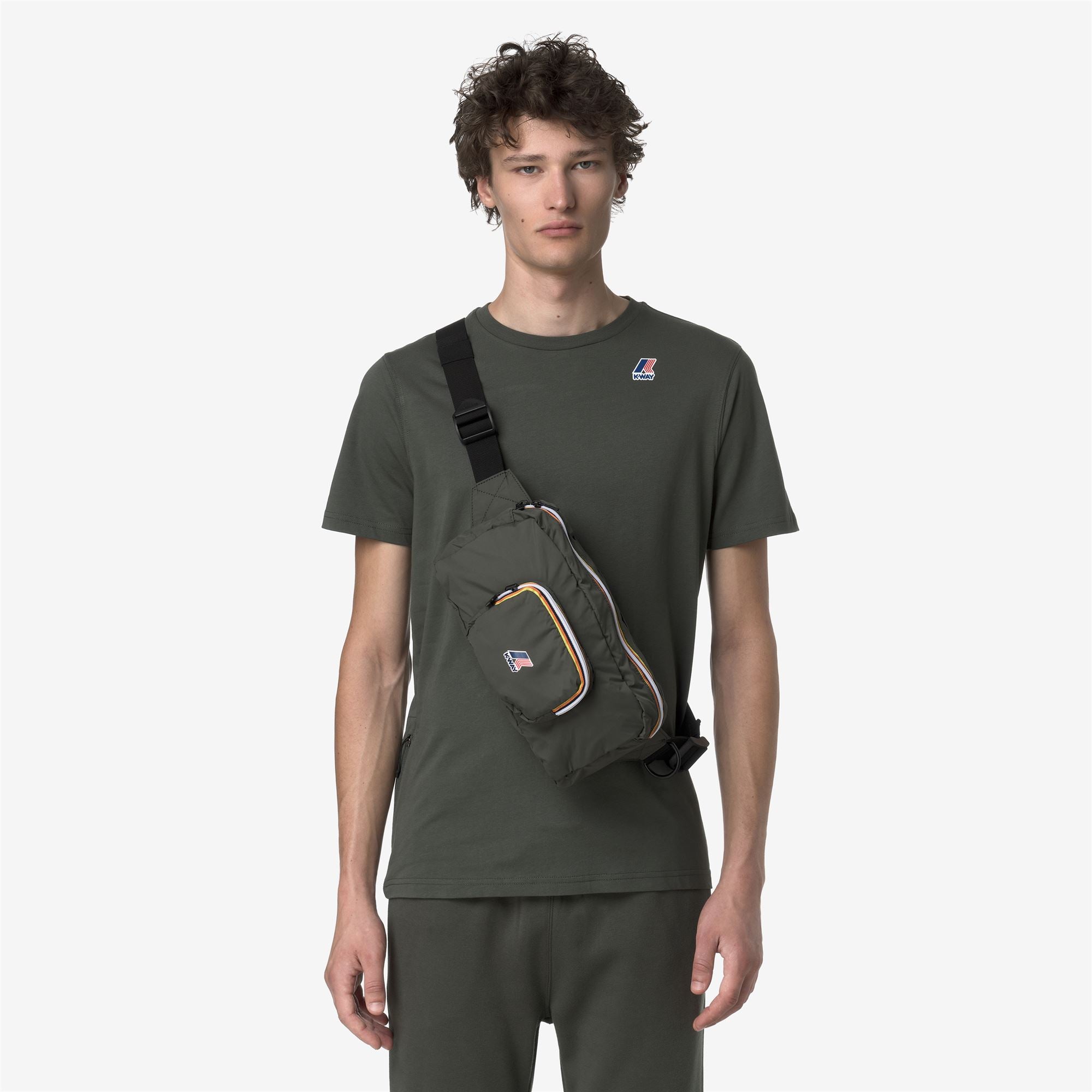 Bags_UNISEX_LE VRAI 4.0 SYLVAIN_Waist Bag_GREEN BLACKISH - Commercial 5