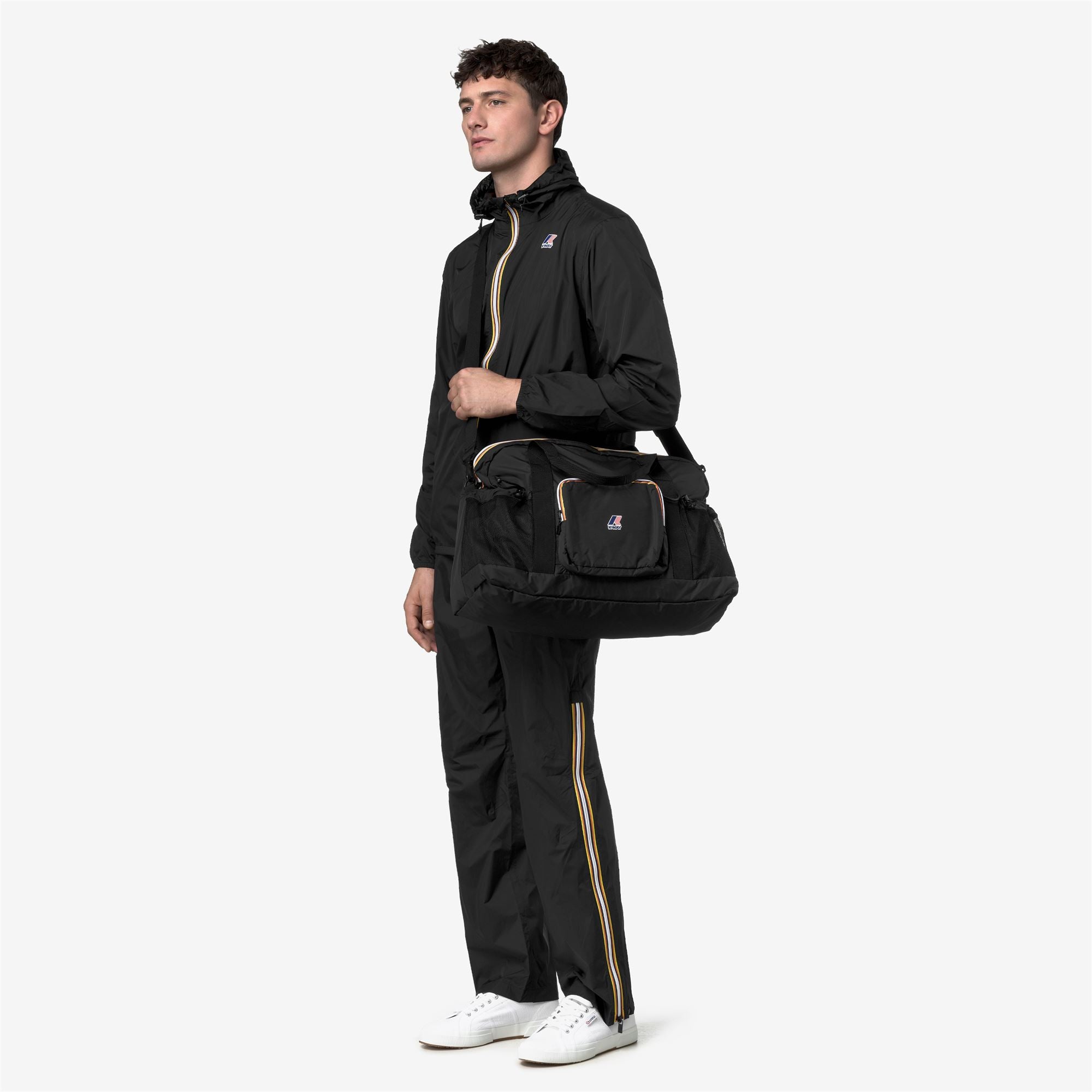 Bags_UNISEX_LE VRAI 4.0 MARCEL_Duffle_Black Pure - Commercial 5
