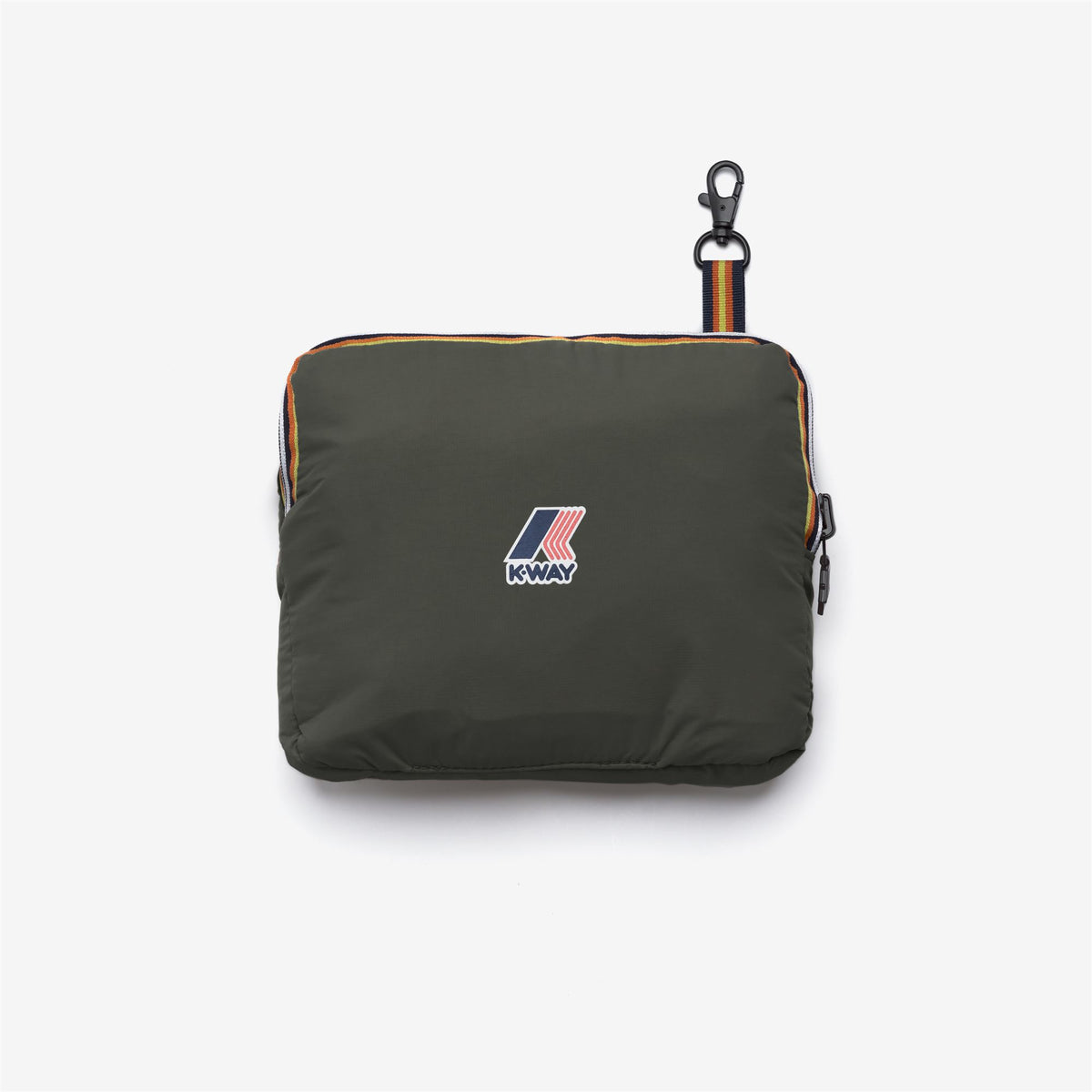 Bags_UNISEX_LE VRAI 4.0 MARCEL_Duffle_GREEN BLACKISH - Commercial 4