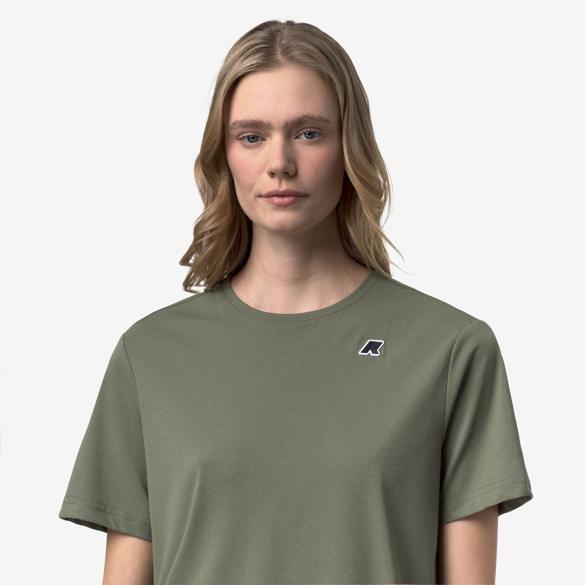 T-Shirts & Top_Unisex_SERGINE TRAVEL_T-Shirt_Green Lichen - Commercial 7