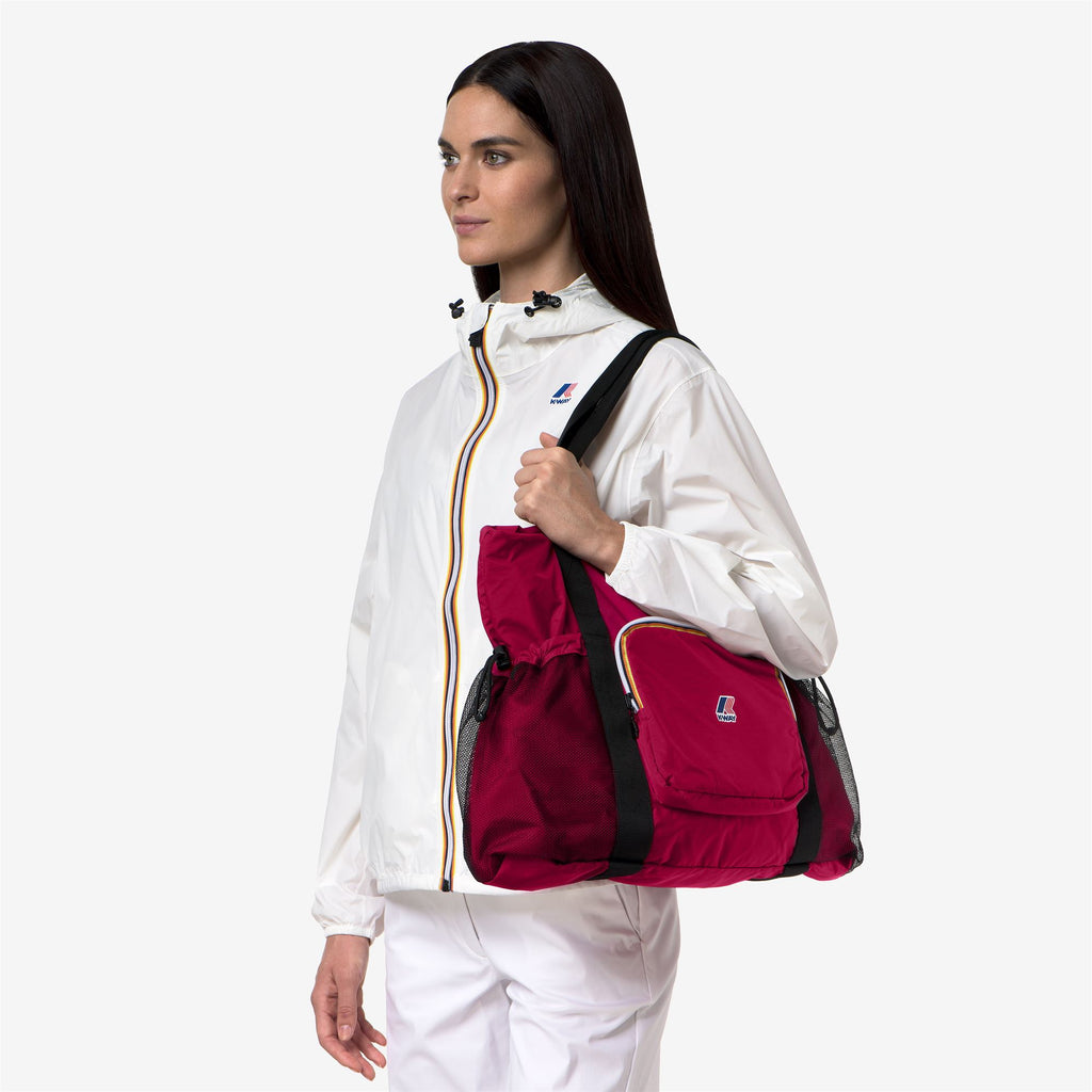 Bags_UNISEX_LE VRAI 4.0 JEA_Tote Bag_Red Cerise - Commercial 5