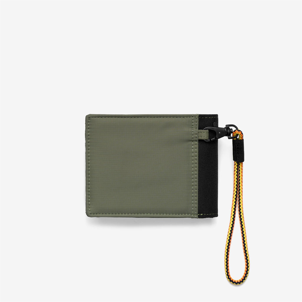 Small Accessories_Unisex_LESCHELLE_Wallet_Green Lichen - Commercial 2
