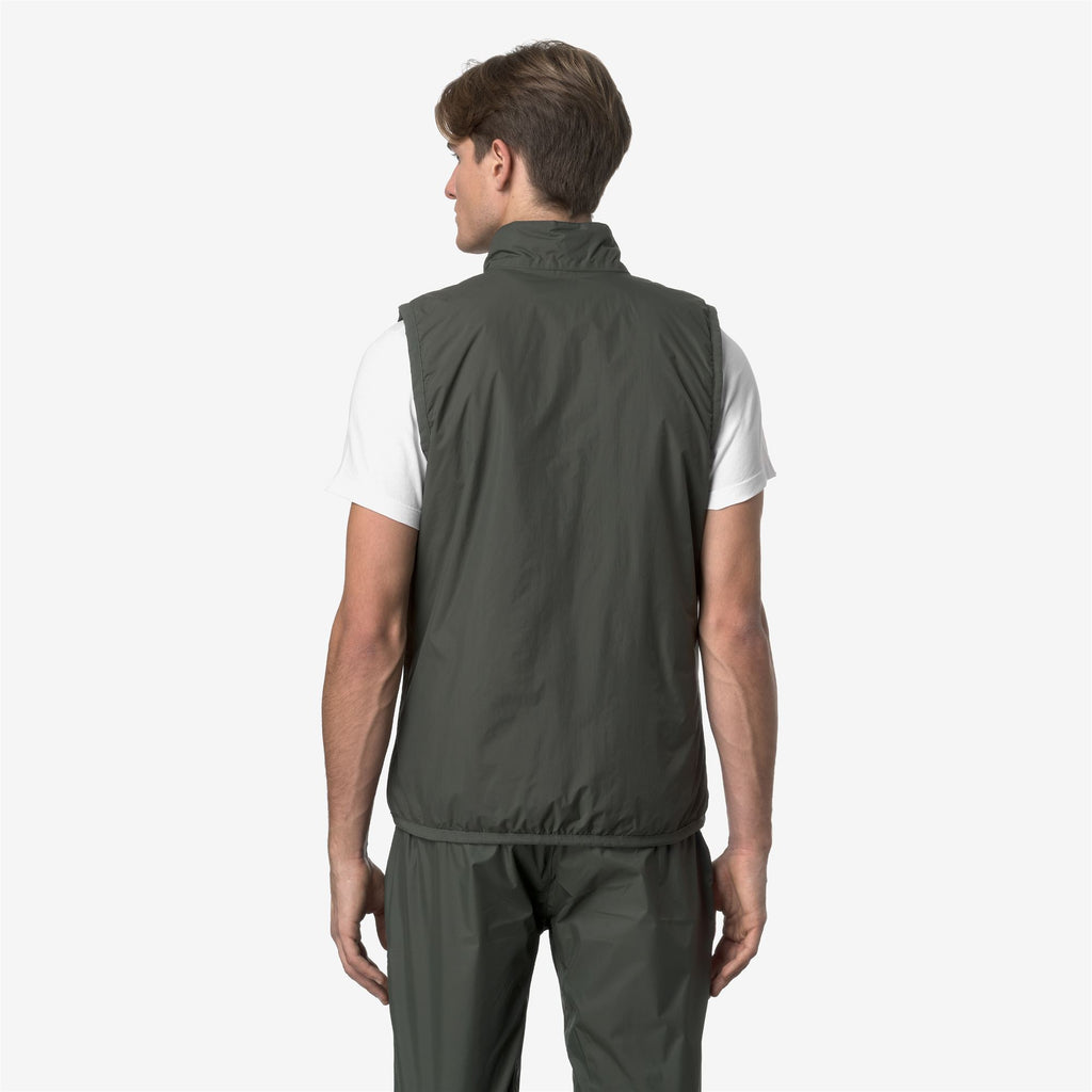 Jackets_UNISEX_LE VRAI 4.0 ROULAND WARM_Vest_GREEN BLACKISH - Commercial 5