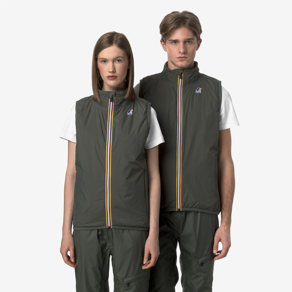 Jackets_UNISEX_LE VRAI 4.0 ROULAND WARM_Vest_GREEN BLACKISH - Commercial 1