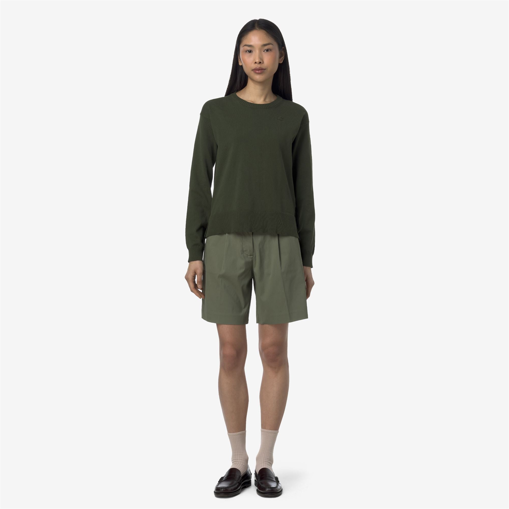 Shorts_WOMAN_NIVE TWILL TECH_Chino_Green Lichen - Commercial 4