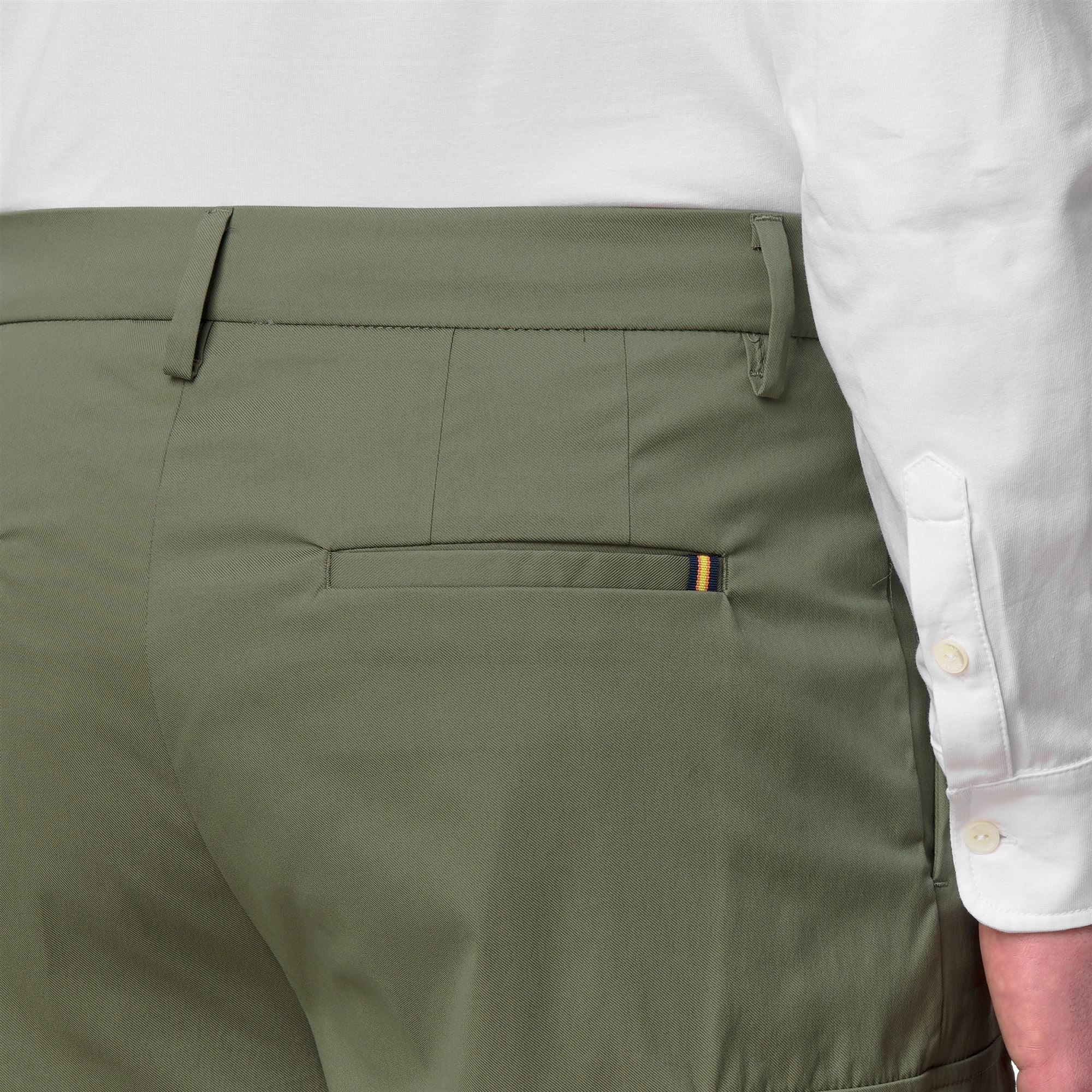 Shorts_MAN_SERJE TWILL TECH_Cargo_Green Lichen - Commercial 7