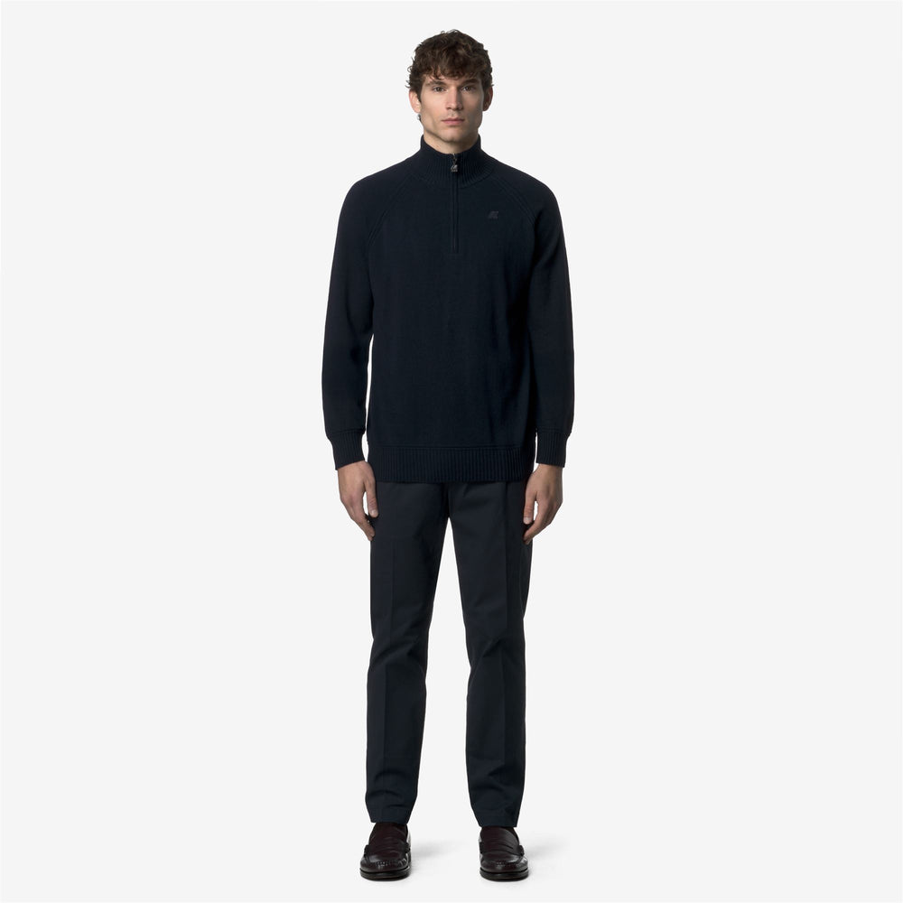 Pants_MAN_AILTON TWILL TECH PEACH_Chino_Blue Depth - DressedBack