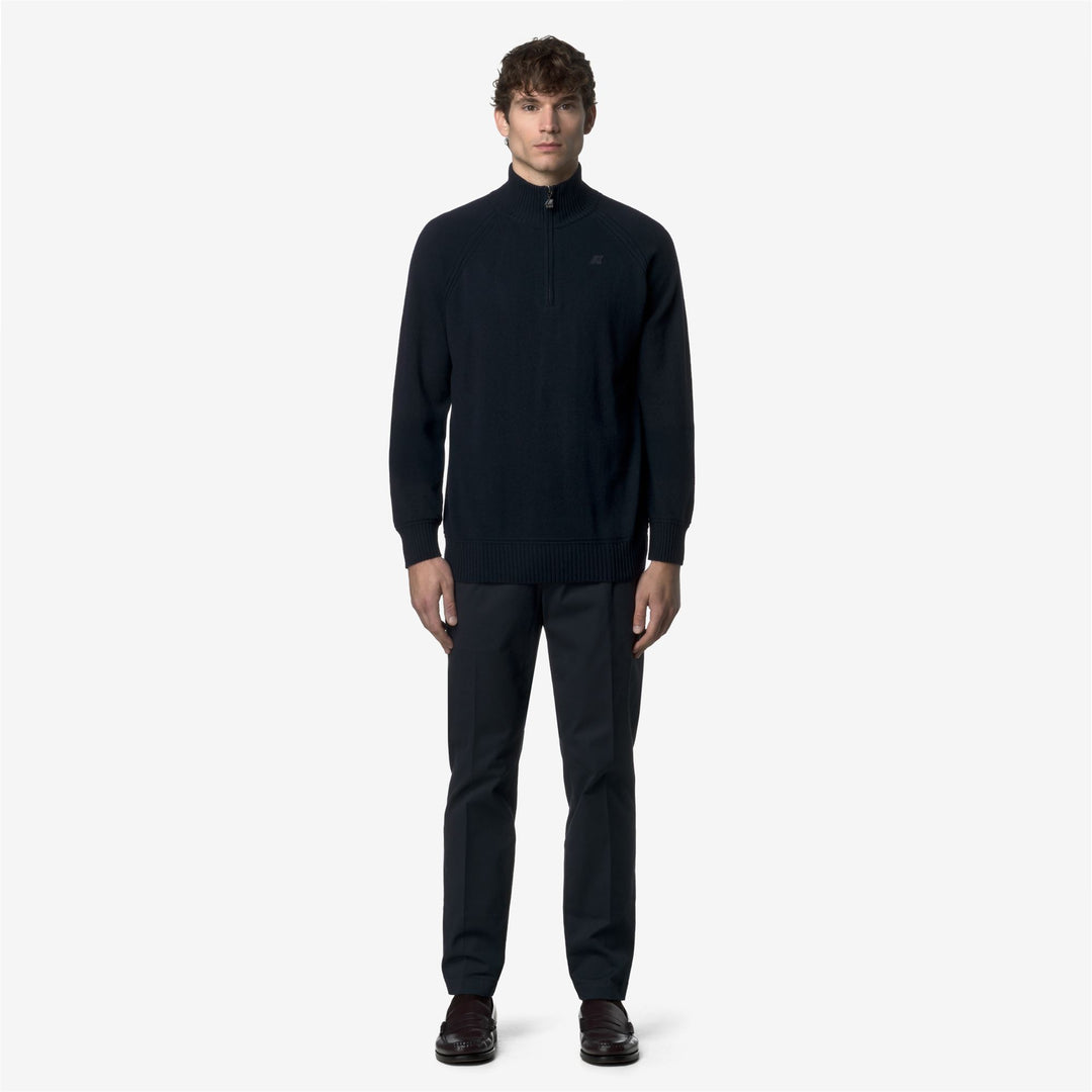 Pants_MAN_AILTON TWILL TECH PEACH_Chino_Blue Depth - DressedBack