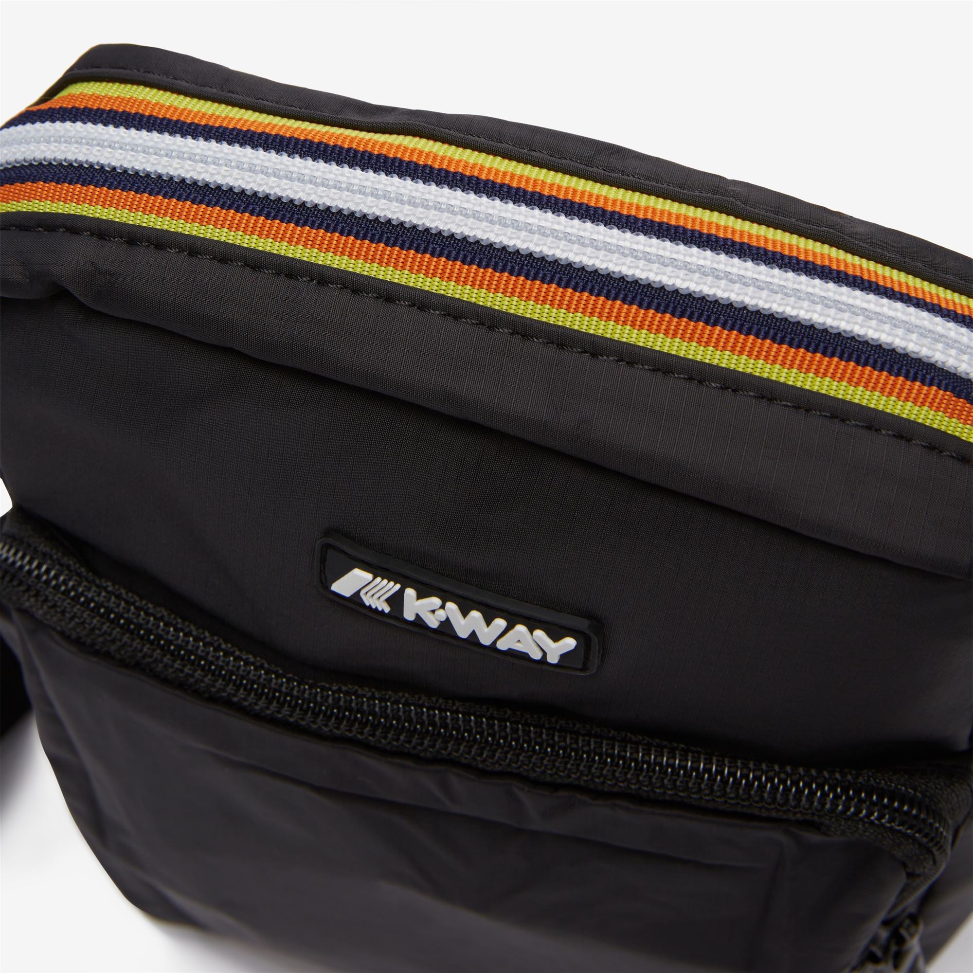 Bags_UNISEX_ERLOY_Shoulder Bag_Black Pure - Commercial 3